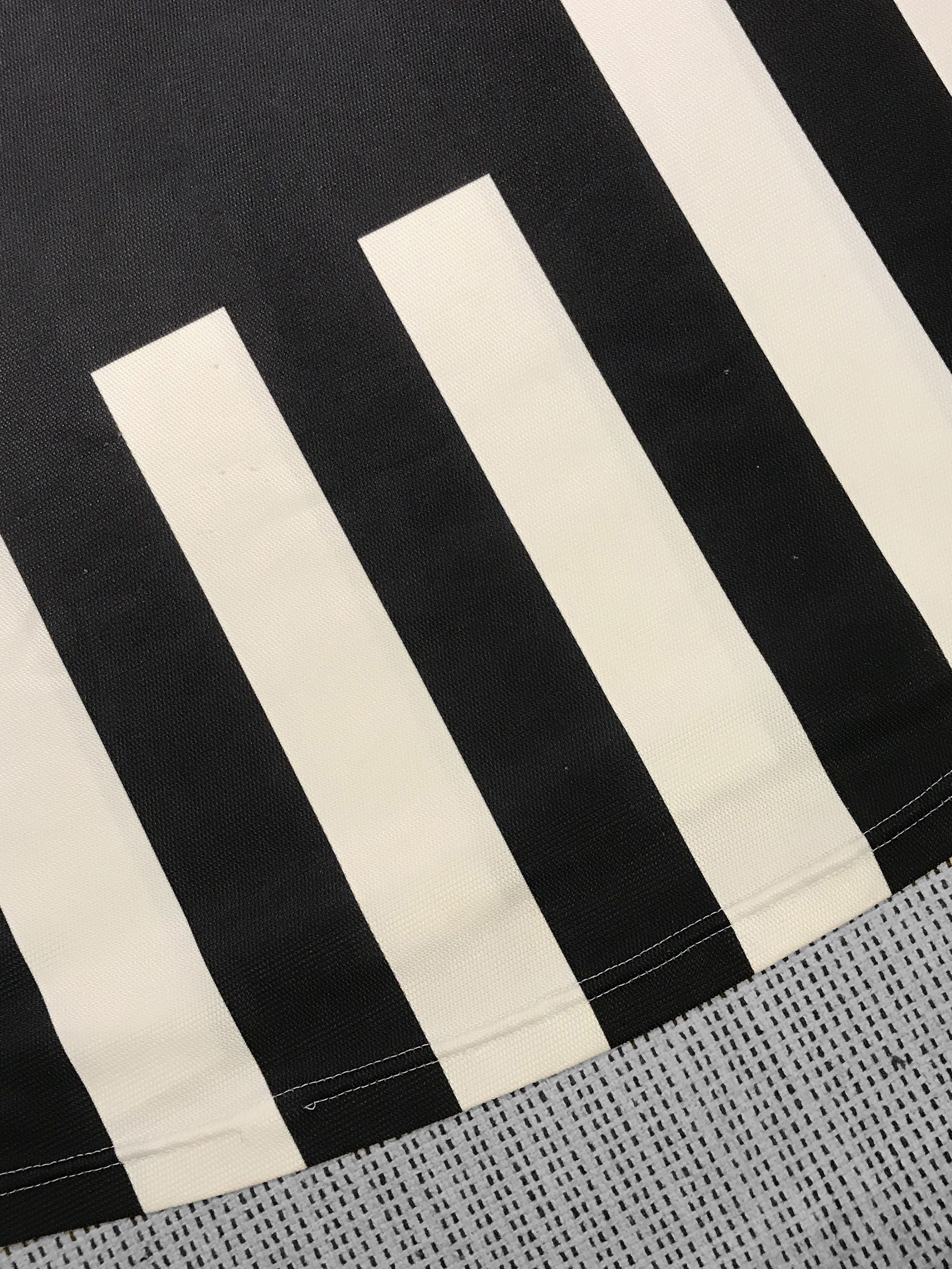 Lotto Sport × Vintage Lotto Juventus vintage soccer shirt 01'/02' (L) Size US L / EU 52-54 / 3 - 11 Thumbnail