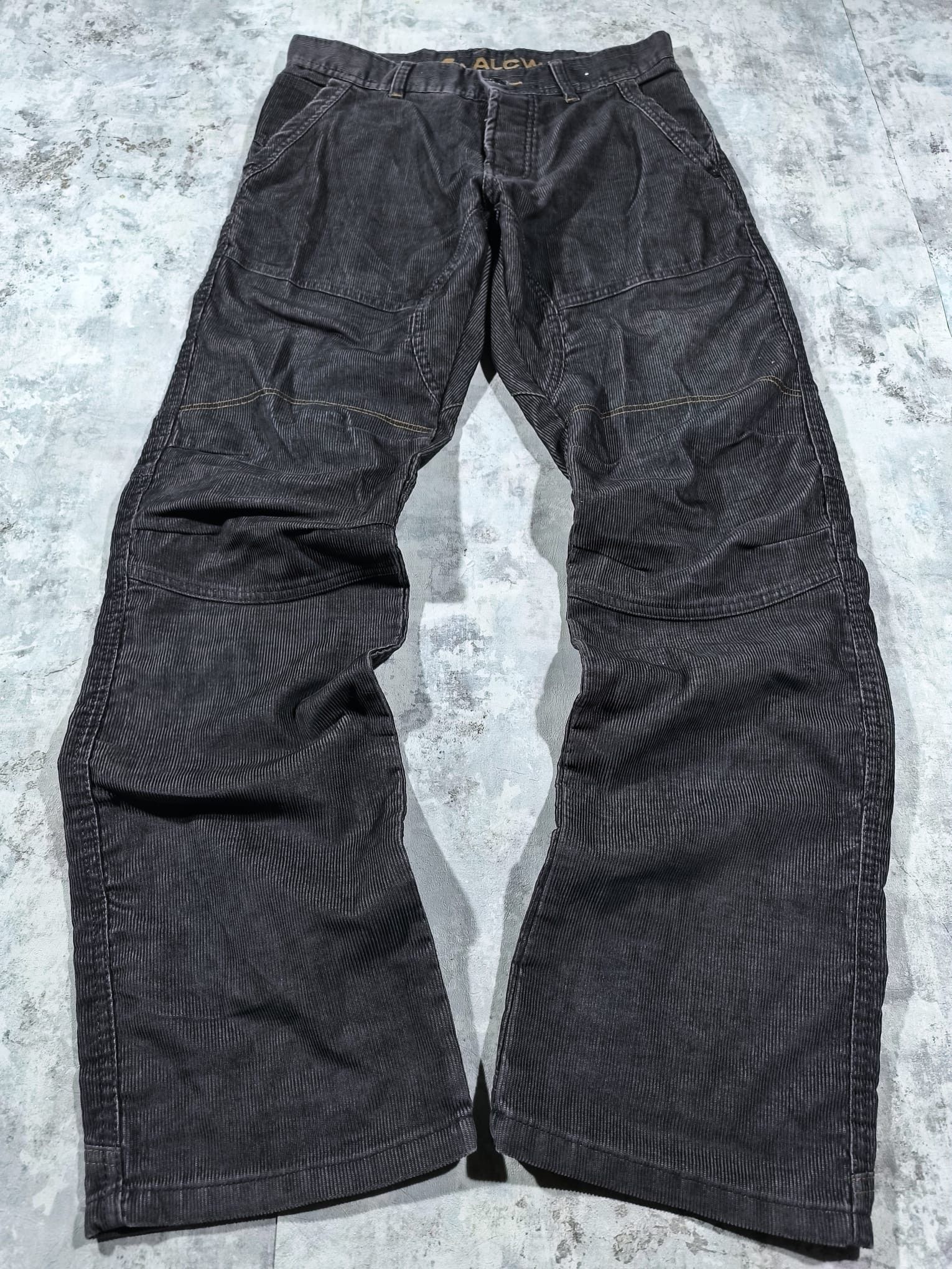 Other corduroy swag cargo type pants Size US 31 - 1 Thumbnail