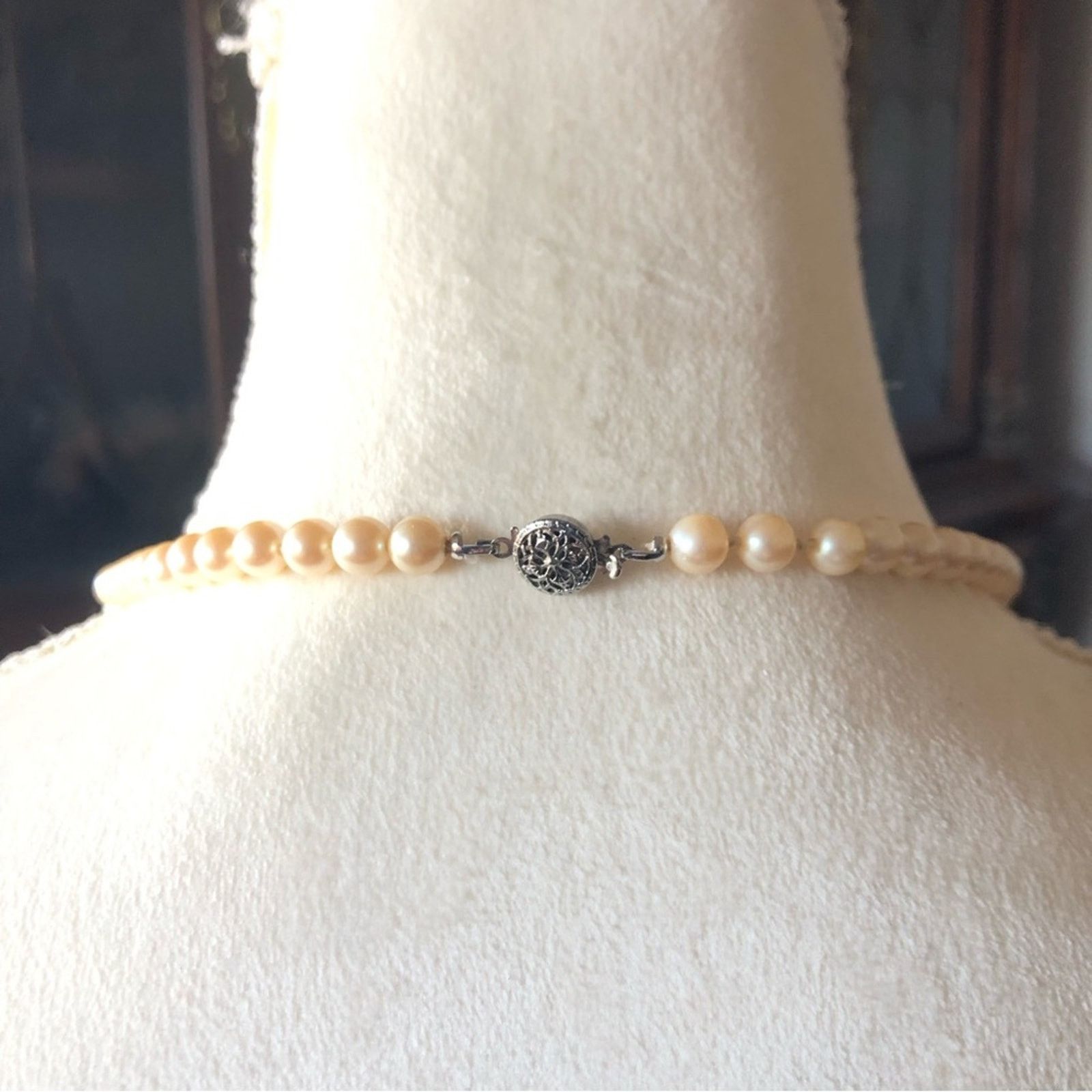 Vintage Vintage 80s hand knotted creamy glass pearl necklace Size ONE SIZE - 6 Thumbnail