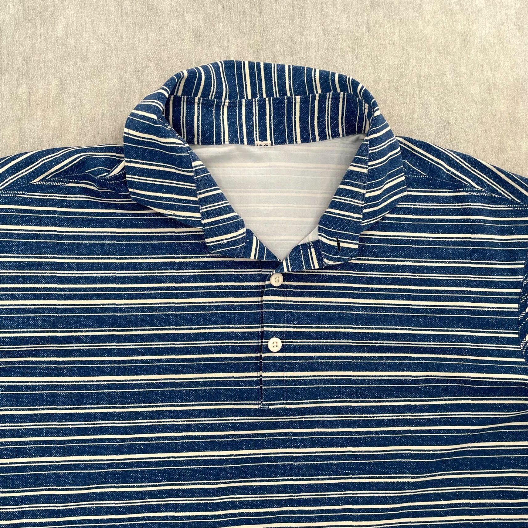 Lululemon VINTAGE Lululemon Polo Shirt Adult XL Short Sleeve Activewear Mens Blue 90s Athleisure Size US XL / EU 56 / 4 - 3 Thumbnail
