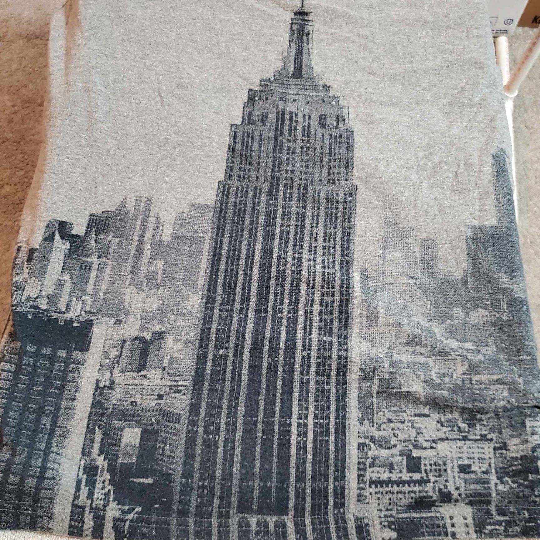 Aeropostale VINTAGE Aeropostale T-Shirt Skyline NYC Y2K Mens M AOP Gray Shirt Size US M / EU 48-50 / 2 - 5 Thumbnail