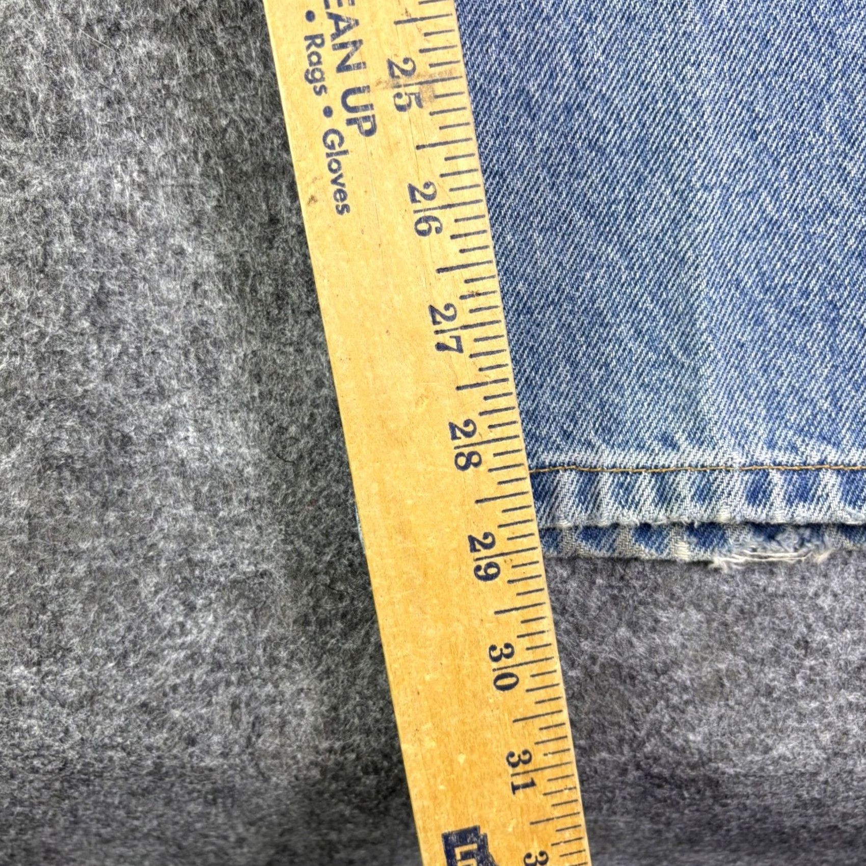 Tommy Hilfiger VINTAGE Tommy Hilfiger Jeans Light Wash Straight Leg Denim Mens 34x29 Slim? Regular? (adjusted) Size US 34 / EU 50 - 4 Thumbnail