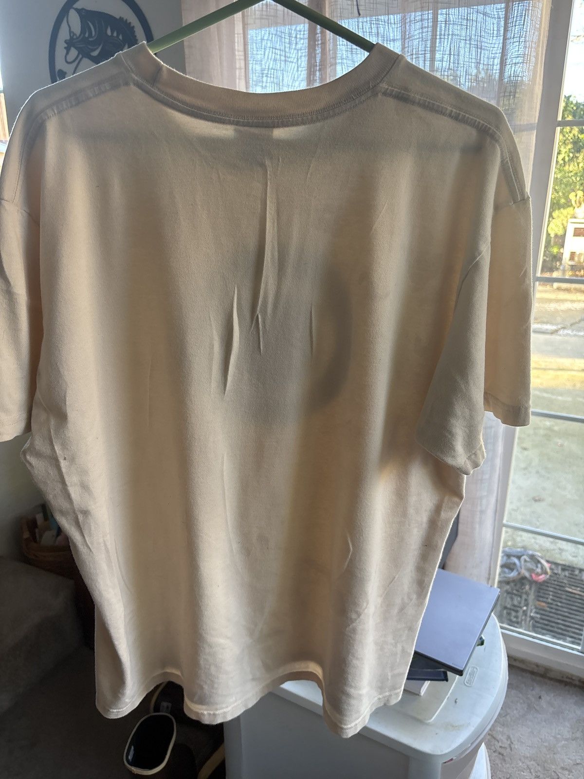 Supreme Off White Tee Size US L / EU 52-54 / 3 - 2 Thumbnail