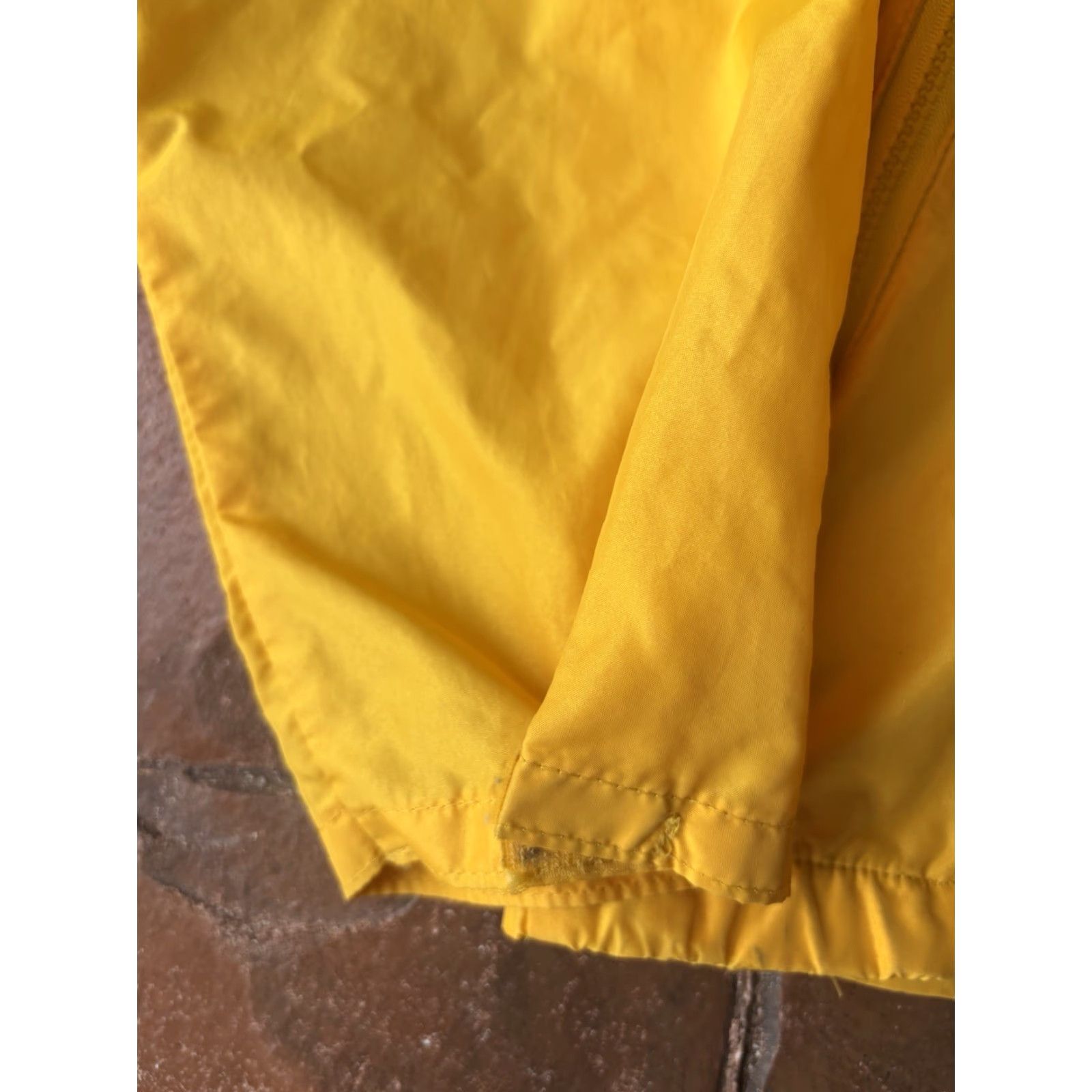 Nike VINTAGE Nike UCLA Full Zip Windbreaker Jacket M Yellow USA Windbreaker Mens Size US M / EU 48-50 / 2 - 5 Thumbnail