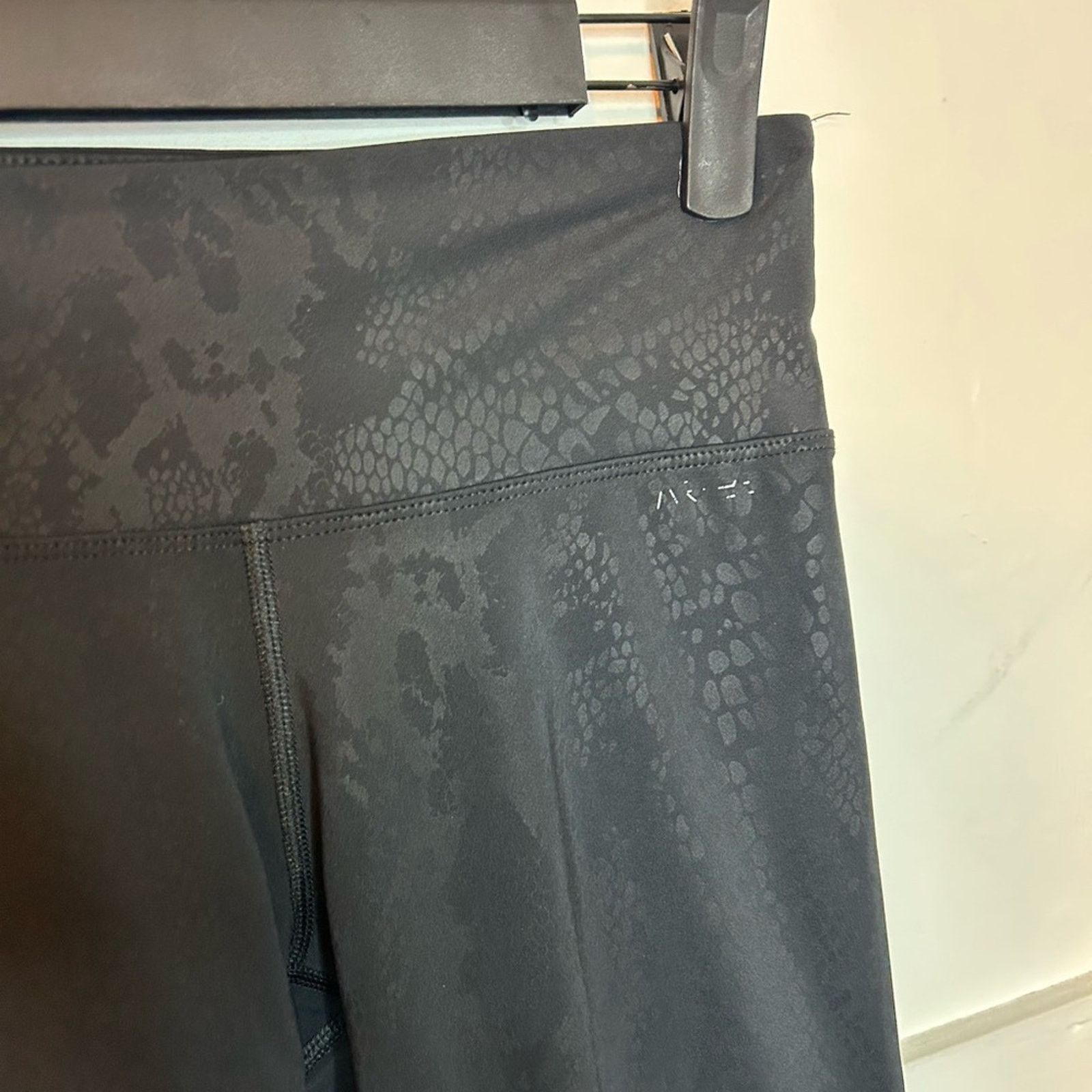 Other AR-33 BLACK MAMBA SNAKESKIN 7/8 LEGGING WOMEN'S SIZE SMALL Size 27" / US 4 / IT 40 - 5 Thumbnail