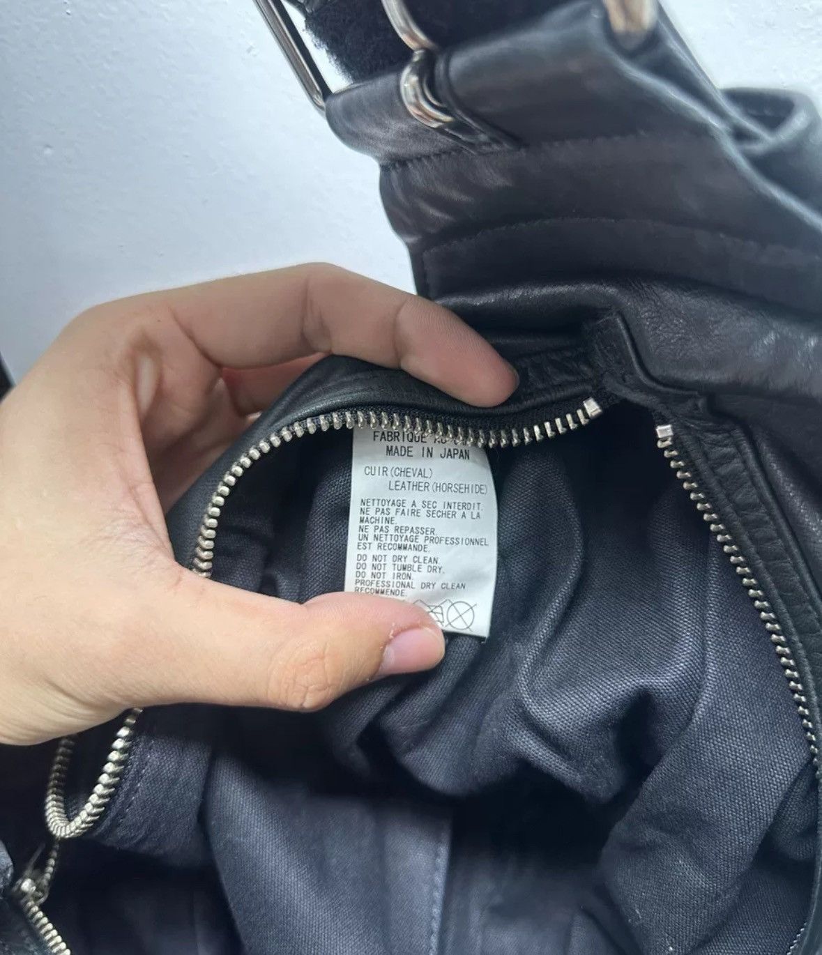 Yohji Yamamoto Yohji Yamamoto Shoulder Bucket Crossbody Bag2412-Nextarrow Size ONE SIZE - 9 Thumbnail