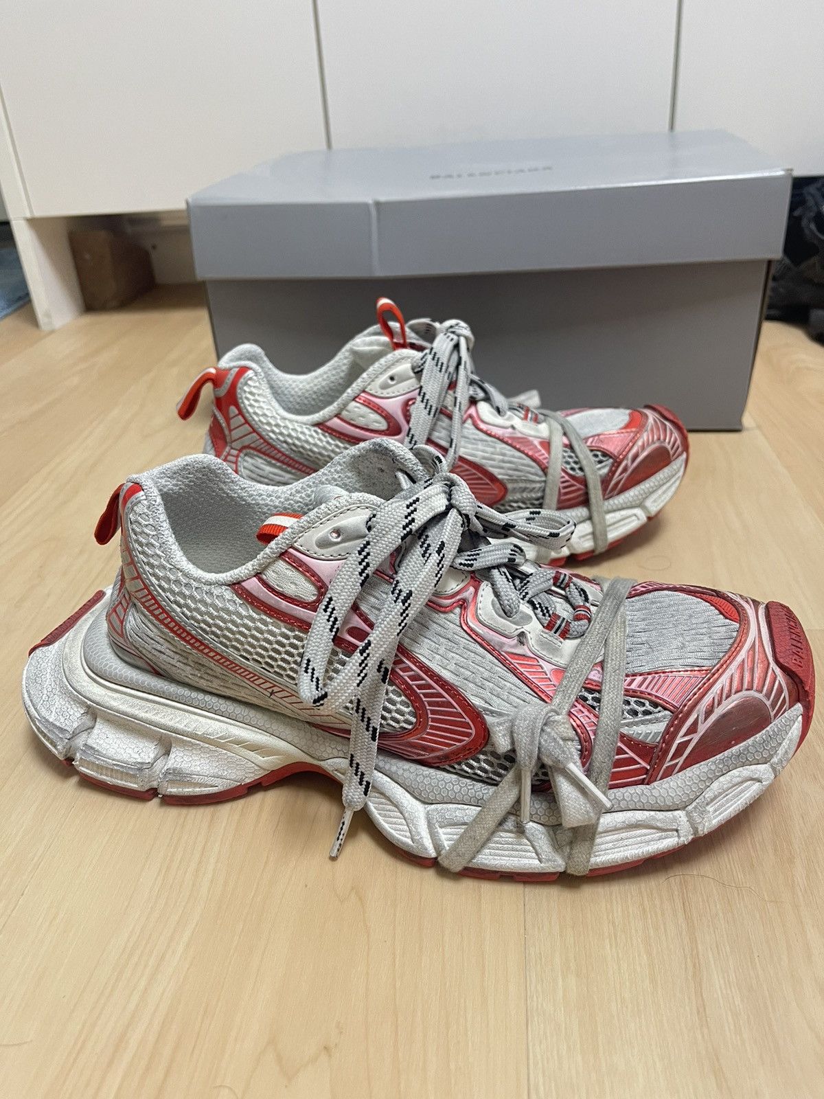 Balenciaga Balenciaga 3xl red Size US 9.5 / EU 42-43 - 2 Thumbnail
