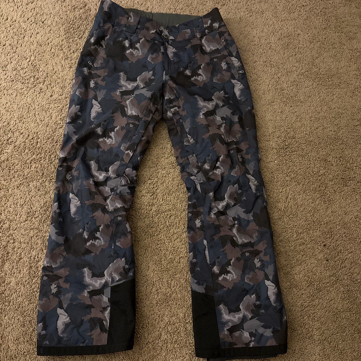 Patagonia blue/purple camo patagonia ski pants Size US 32 / EU 48 - 1 Thumbnail