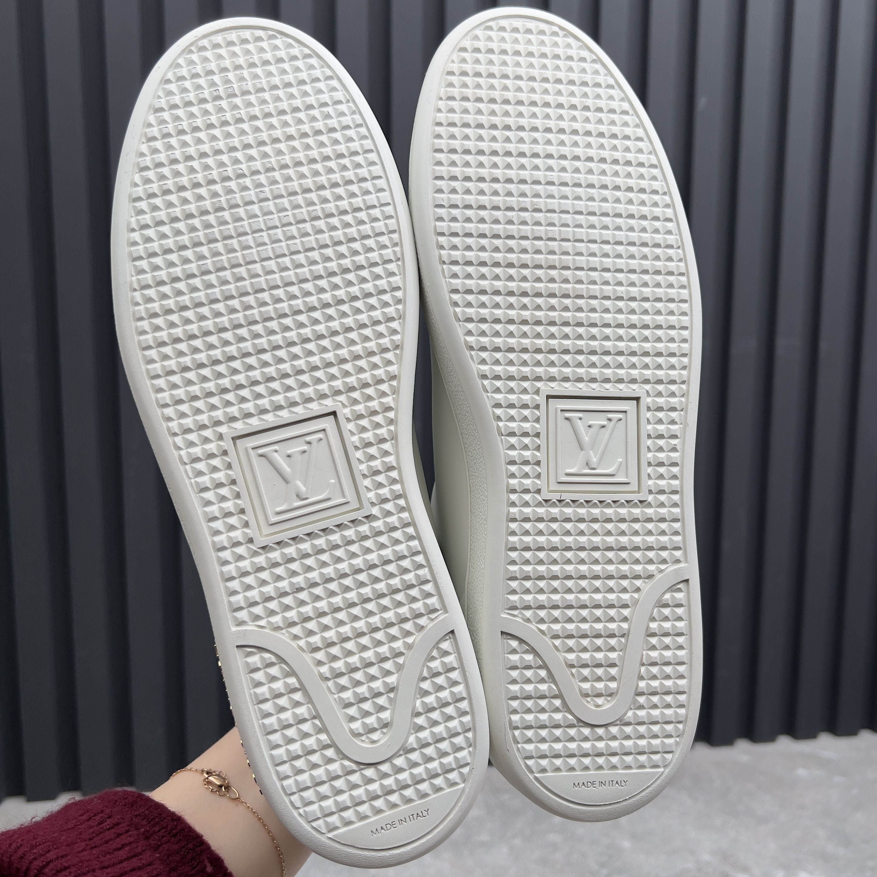 Louis Vuitton Louis Vuitton Frontrow Logo Low Top Sneakers Leather Size US 8.5 / IT 38.5 - 9 Thumbnail