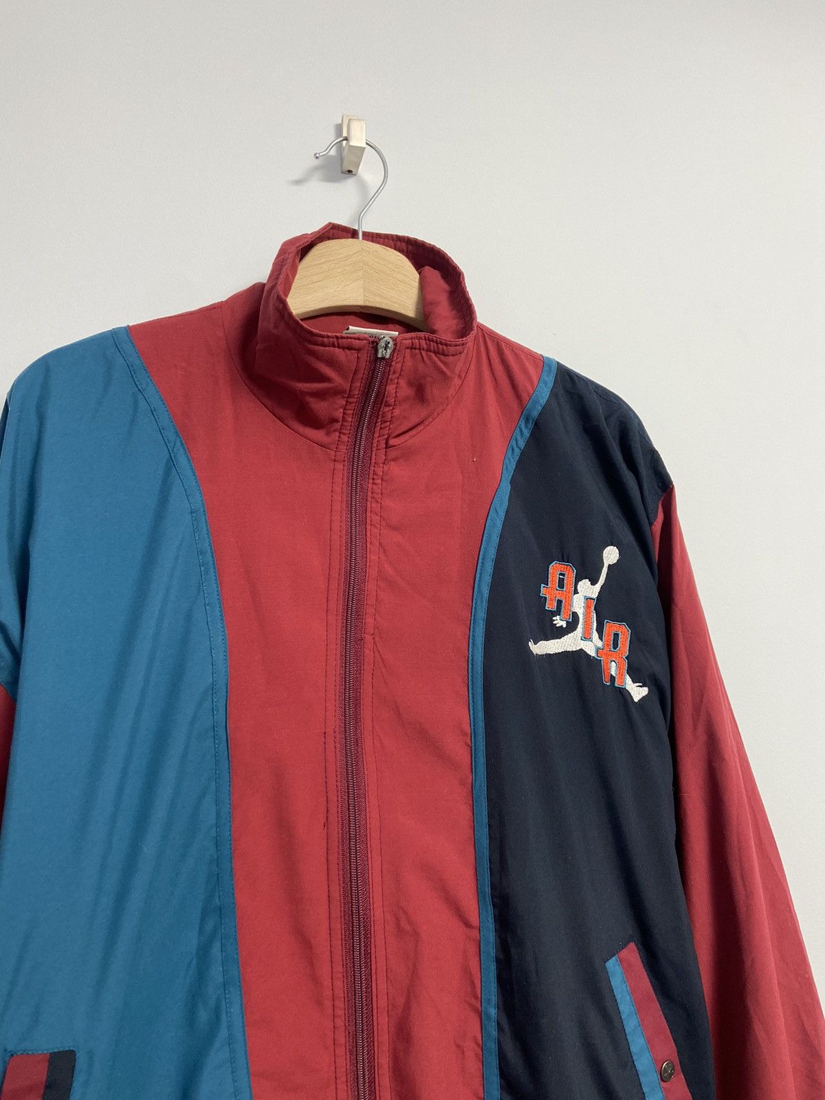 Jordan Brand Nike Jordan Jacket Vintage 90’s logo Size US S / EU 44-46 / 1 - 2 Thumbnail