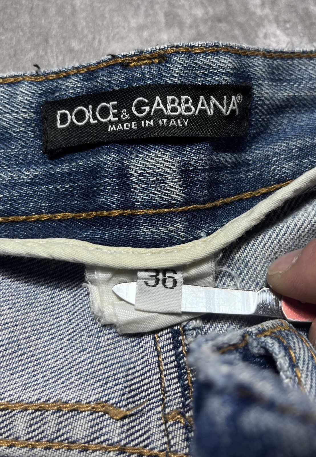 Dolce & Gabbana Vintage Dolce Gabbana Faded Denim Jeans Metal Logo Size US 36 / EU 52 - 23 Thumbnail