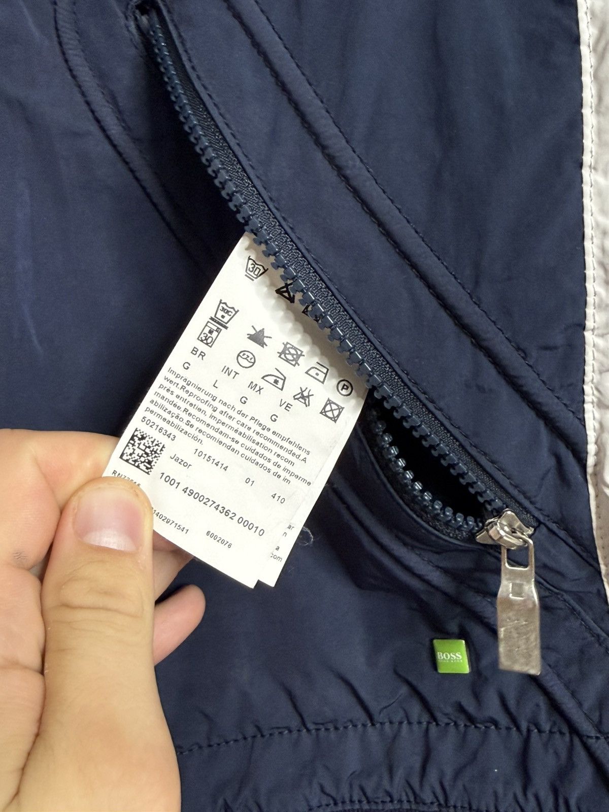 Hugo Boss Hugo Boss Blue/White Green label nylon jacket size L Size US L / EU 52-54 / 3 - 10 Thumbnail