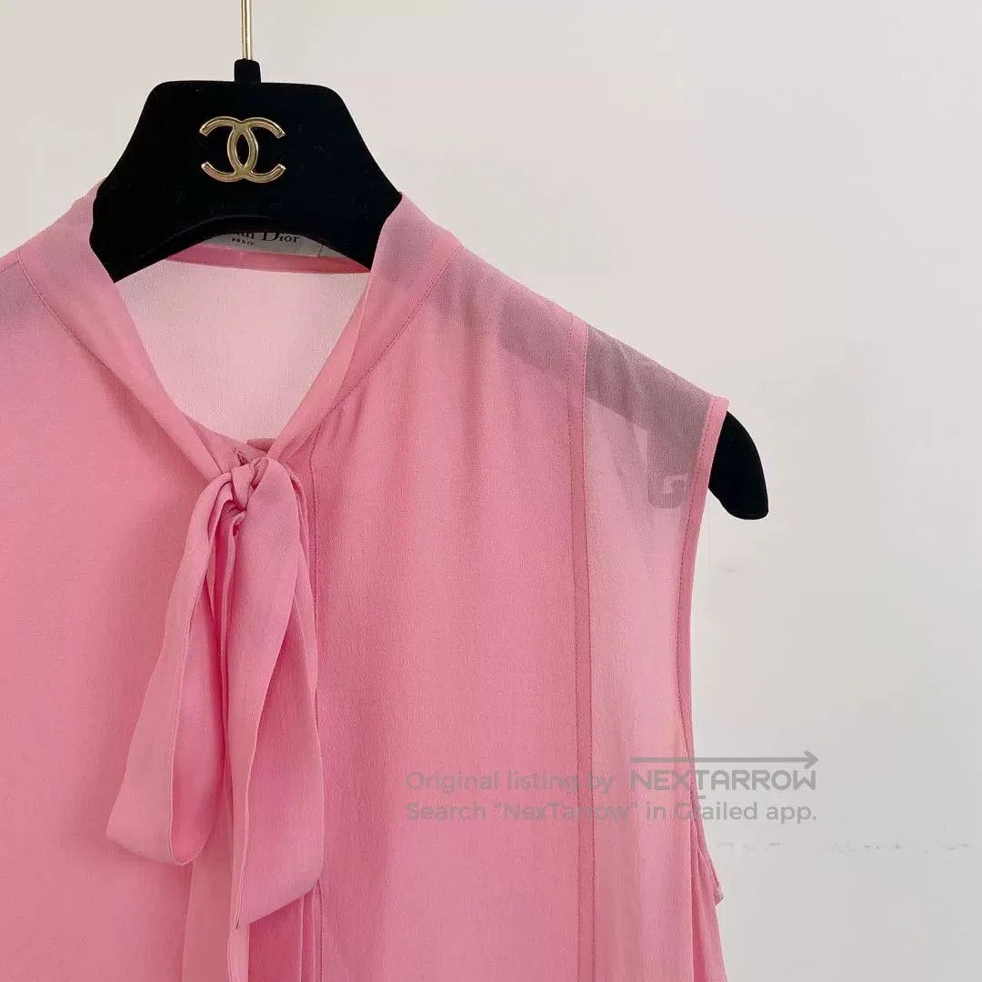 Dior christian dior pink sleeveless top size f36. Size US S / EU 44-46 / 1 - 3 Thumbnail