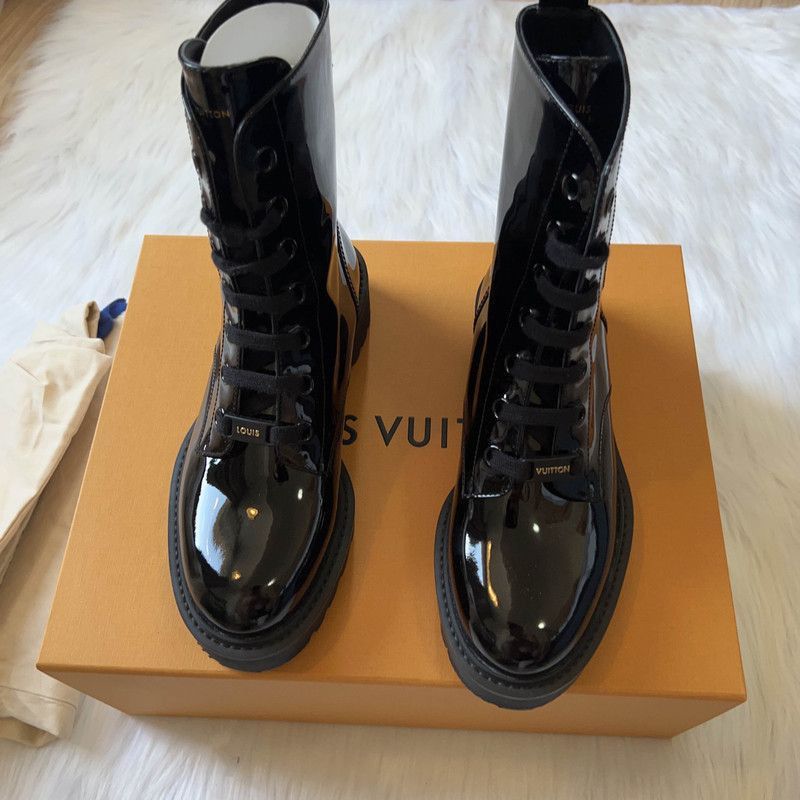 Louis Vuitton Louis Vuitton Black Patent Leather Lace-Up Boots - Size US 8 / IT 38 - 2 Thumbnail