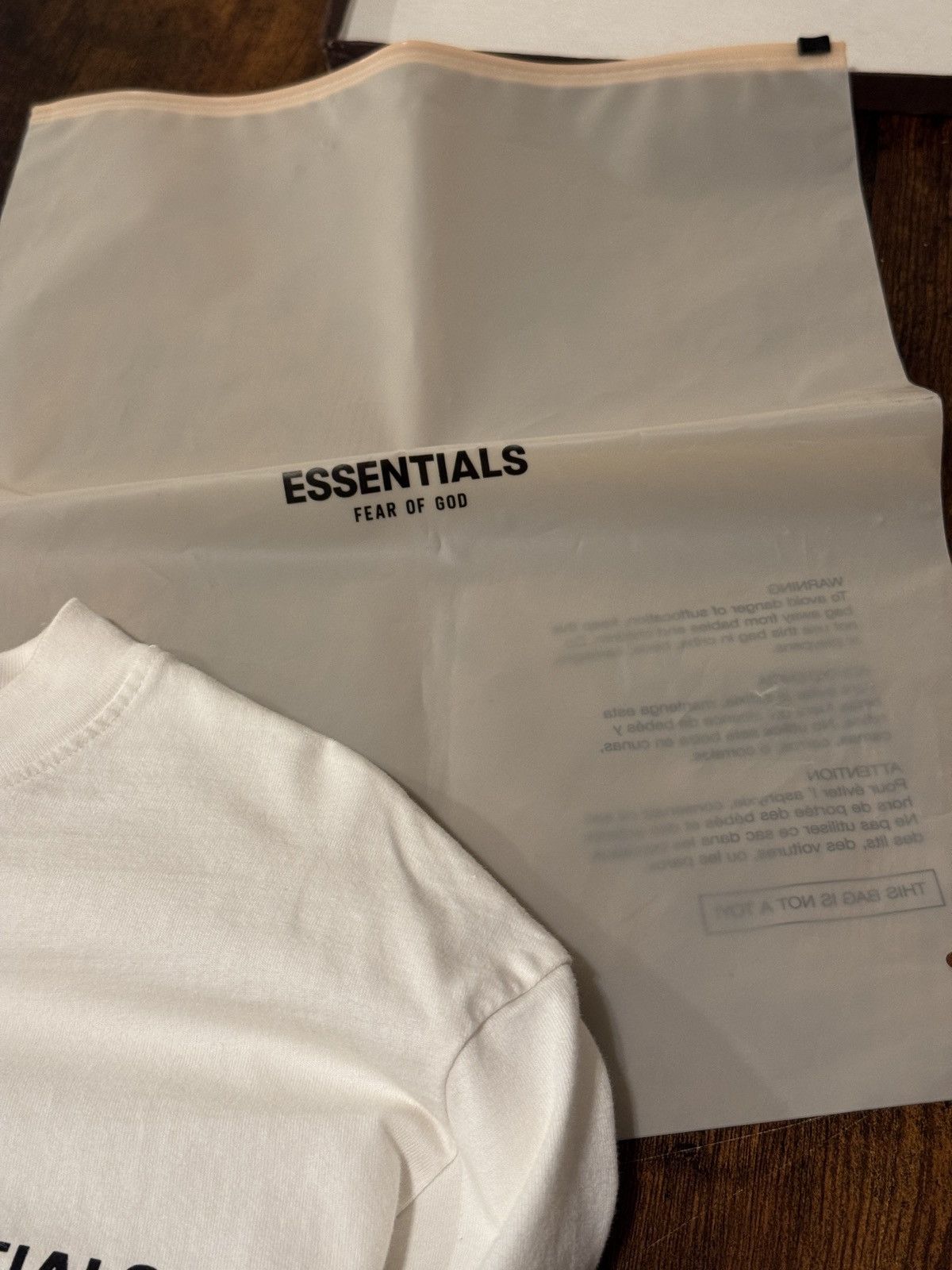 Fear of God 🔥Fear of God Essentials FW19 L/S Photo T-shirt SZ Sm White Size US M / EU 48-50 / 2 - 10 Thumbnail
