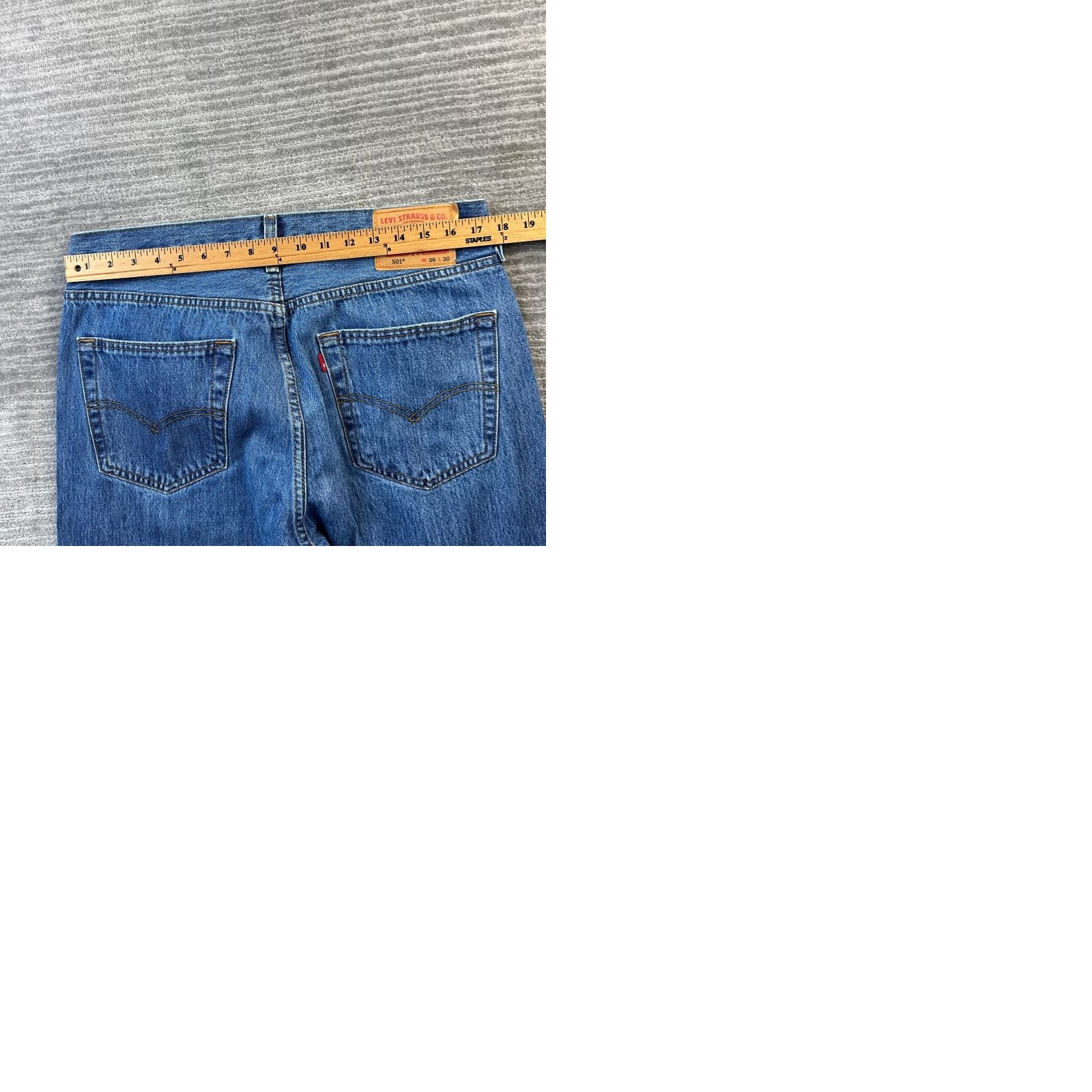 Levi's VINTAGE Levi's 501 Jeans Mens 36x30 Blue Denim Straight 5-Pocket Regular Fit Casual 90s Mens Size US 36 / EU 52 - 9 Thumbnail