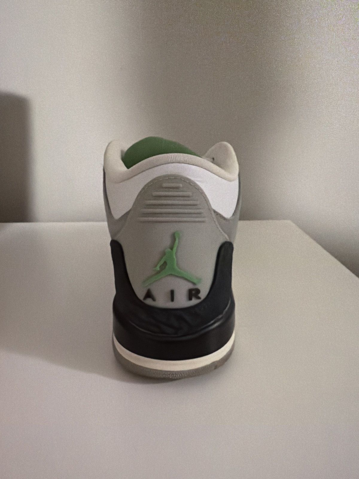 Jordan Brand Air Jordan 3 Retro "Chlorophyll" Size US 7 / EU 40 - 7 Thumbnail