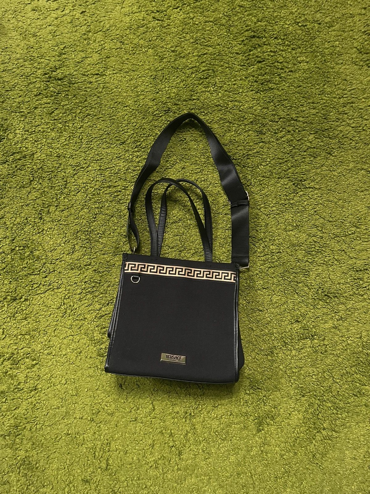 Designer × Versace × Vintage Versace Fragrances parfum line shoulder bag 2000s vintage Size ONE SIZE - 1 Thumbnail