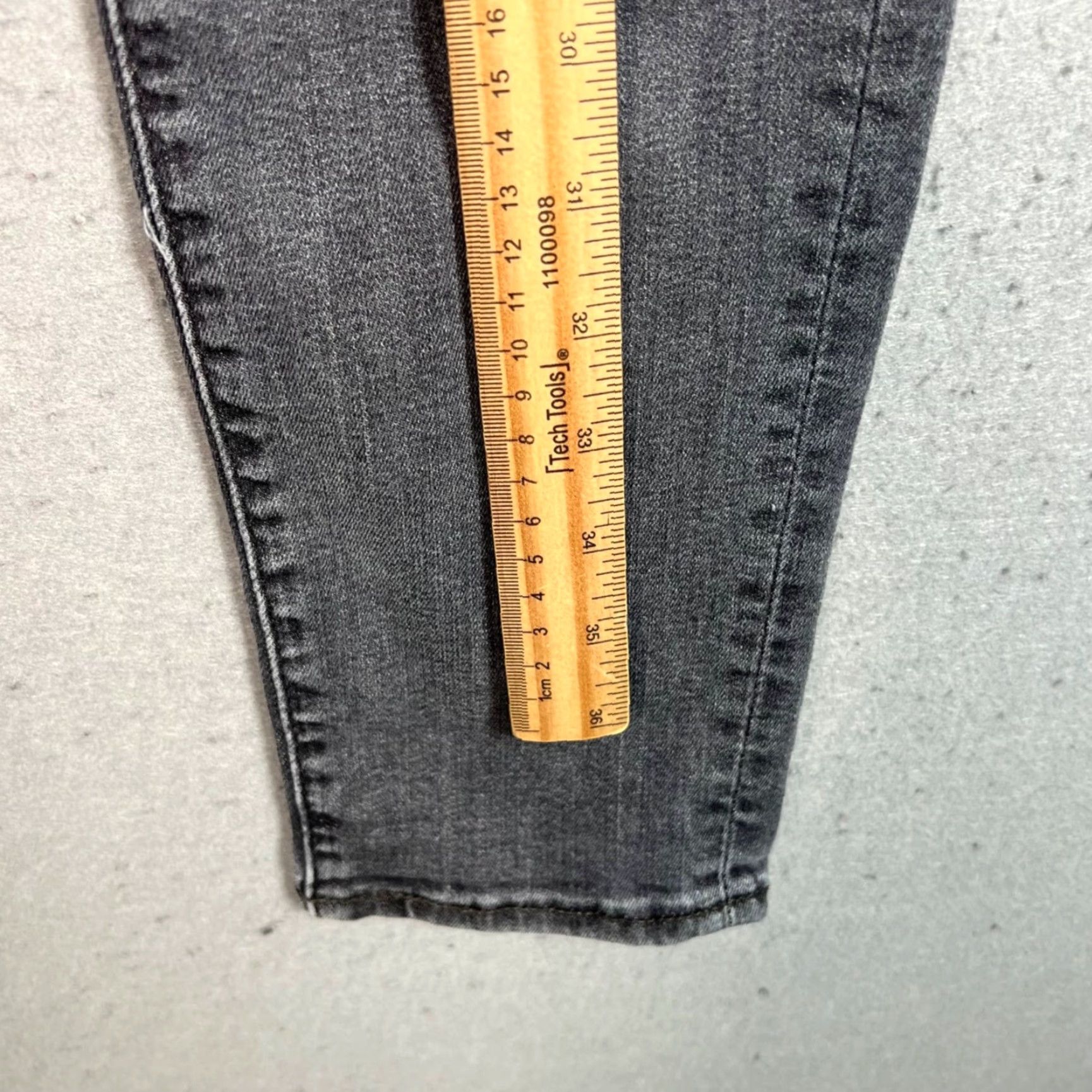 Levi's Levi's 721 High Rise Skinny Jeans Womens 28 x 30 Gray Denim Size 28" / US 6 / IT 42 - 7 Thumbnail