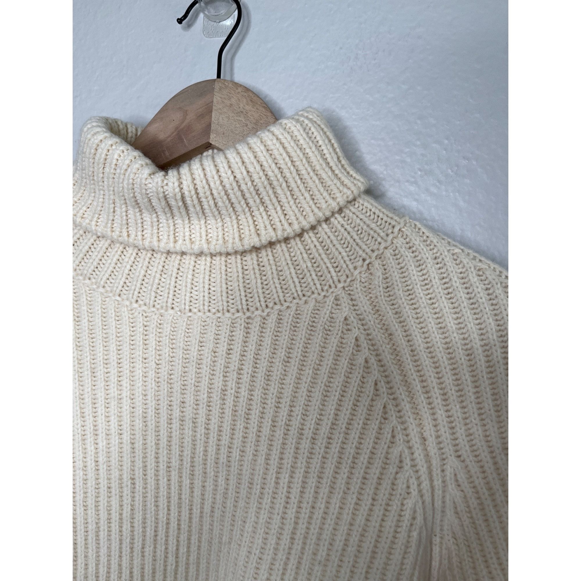 Alexander McQueen Alexander McQueen Mens Cream Ribbed Knit Wool Sweater Size US M / EU 48-50 / 2 - 6 Thumbnail