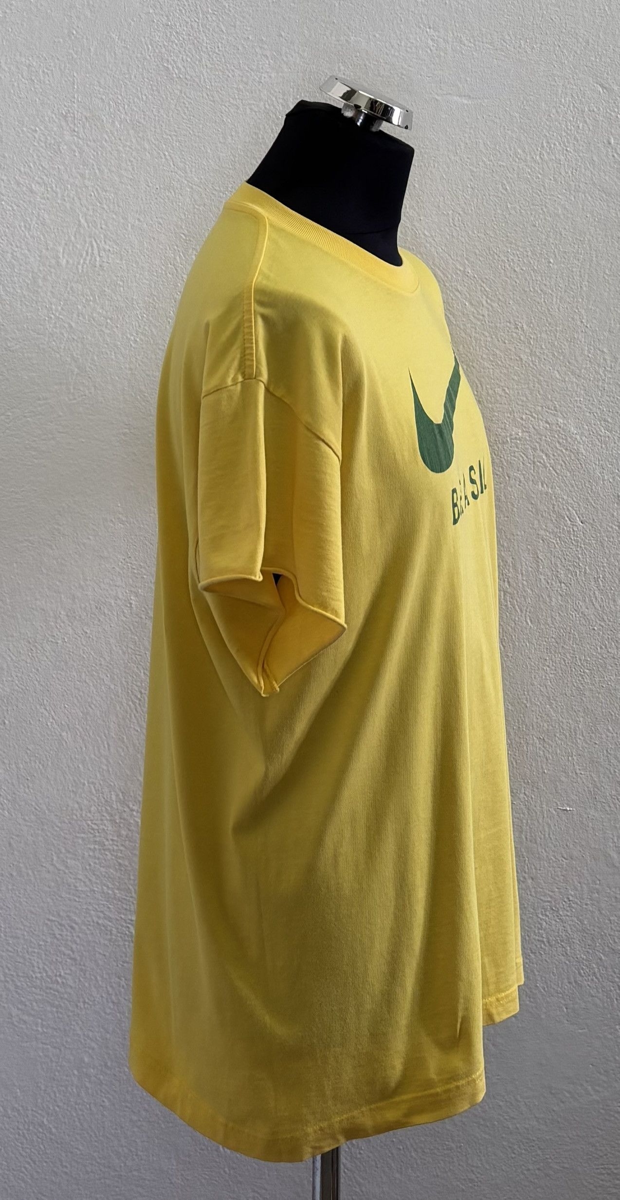 Nike T-Shirt Brazil 90s Nike vintage large Size US L / EU 52-54 / 3 - 4 Thumbnail
