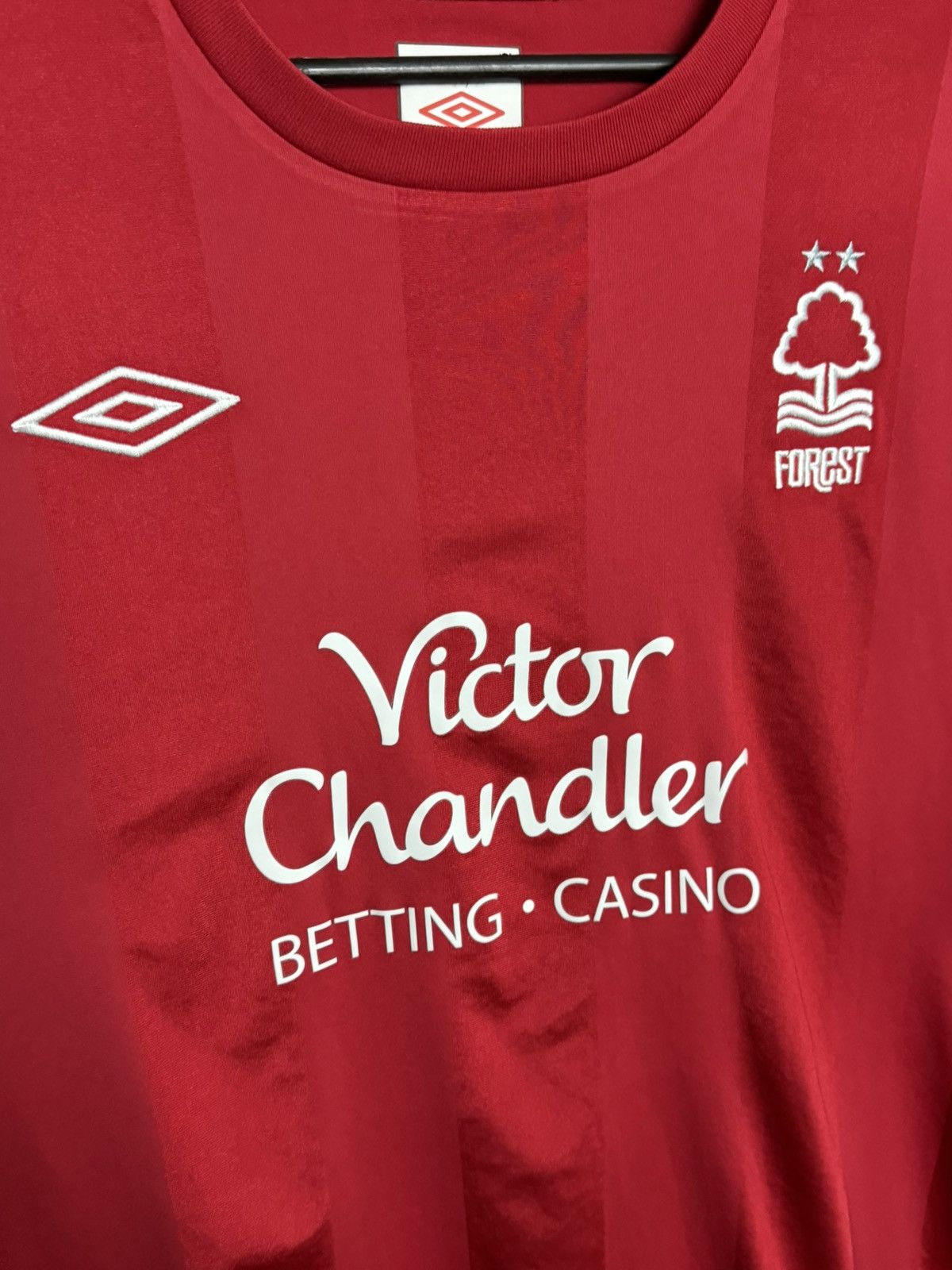 Umbro Nottingham Forest 10/11 Home Football Jersey Size US L / EU 52-54 / 3 - 3 Thumbnail