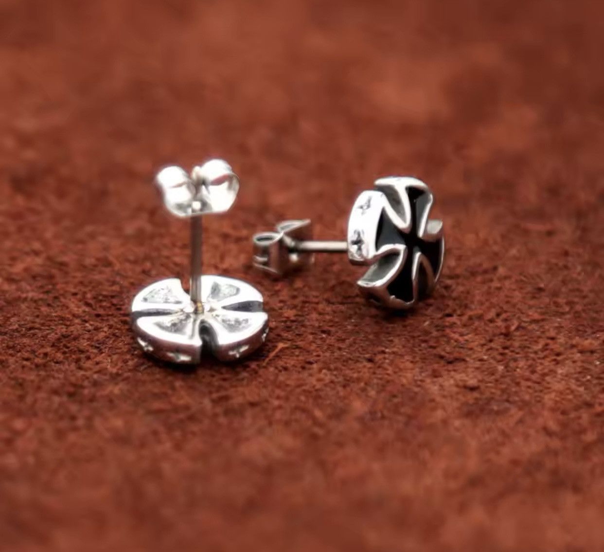 Designer × Jewelry Titanium Steel Cross Stud Earrings for Men Women Size ONE SIZE - 5 Thumbnail