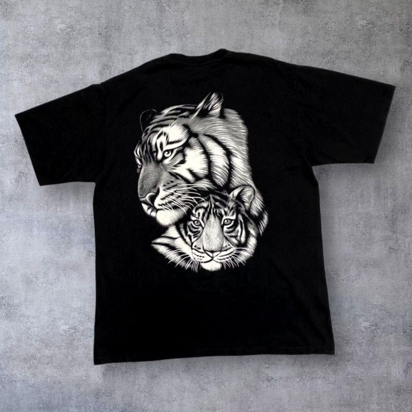Vintage VINTAGE Cross Keys Tiger Animal Nature Wildlife Graphic T-Shirt Black XL Men Short Sleeve Round Neck Graphic Print Front Back 90s Mens Size US XL / EU 56 / 4 - 2 Thumbnail