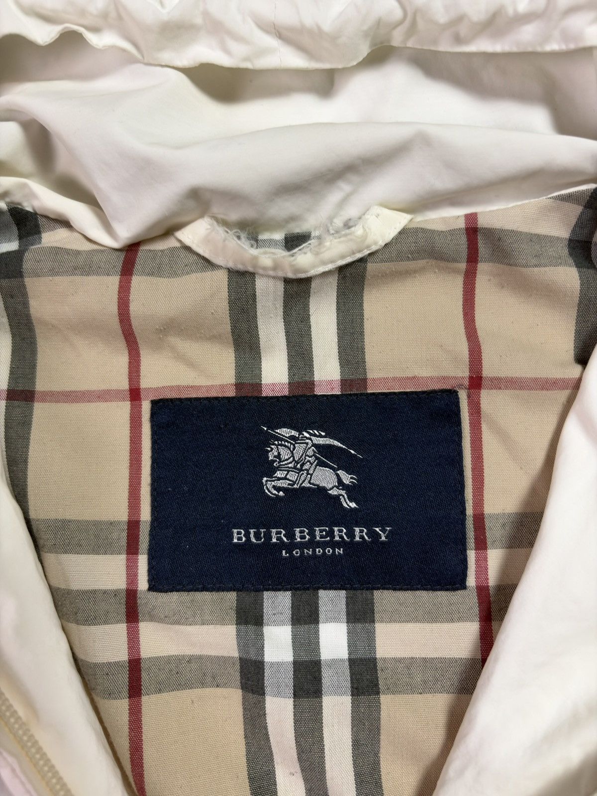 Burberry Burberry Vintage Distressed Faded Hooded Light Jacket L XL Size US L / EU 52-54 / 3 - 21 Thumbnail
