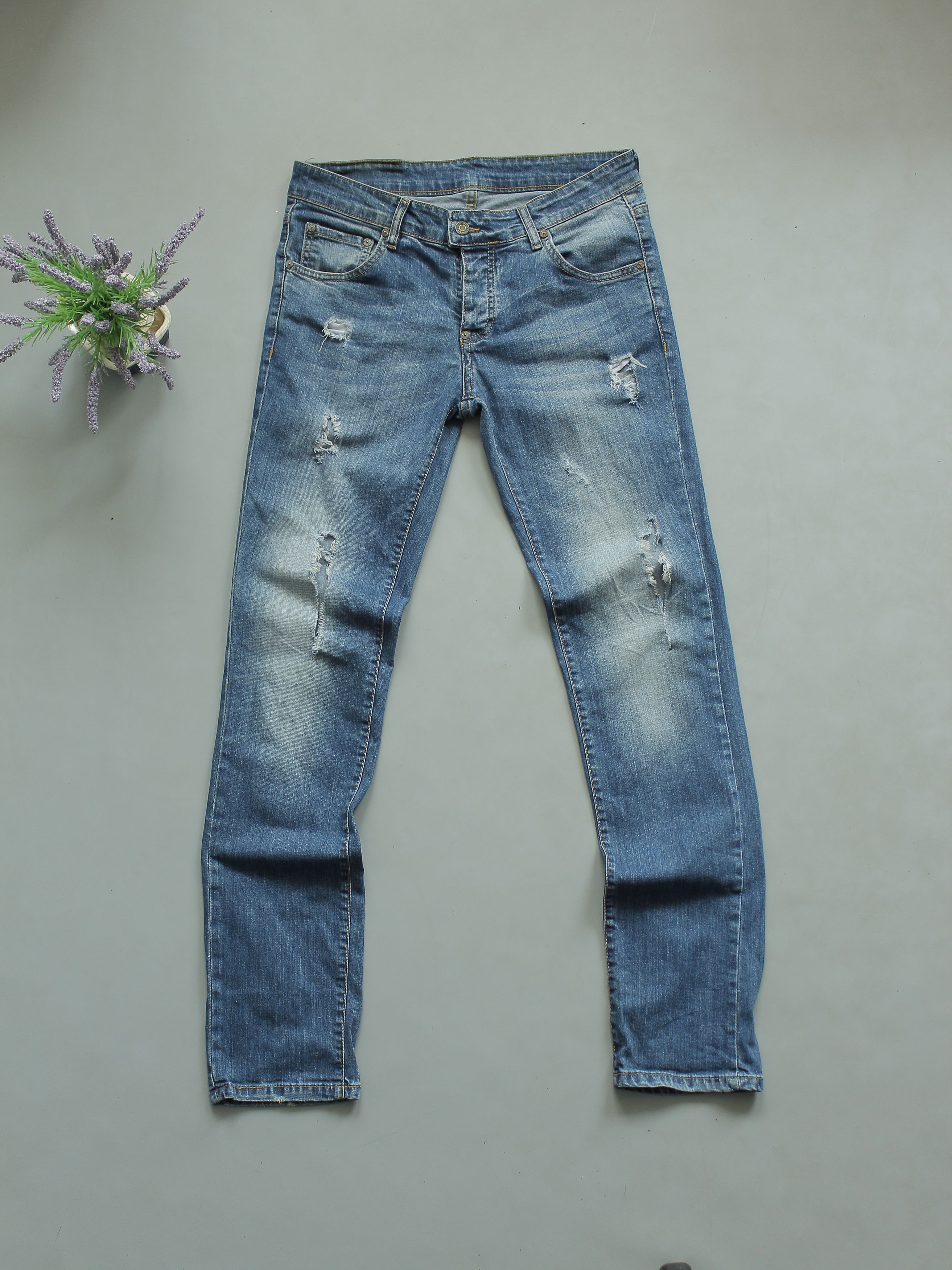 MNML MNML SLIM FIT JEANS 👖 32 33 DISTRESSED Size US 33 - 6 Thumbnail