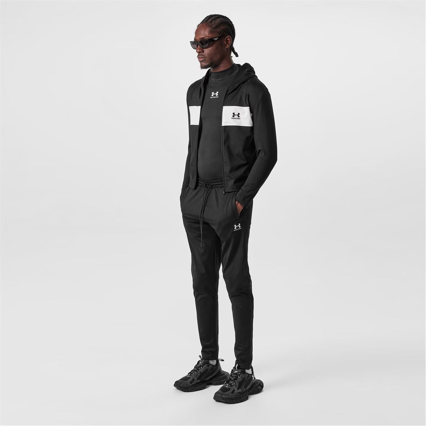 Balenciaga o1g2r1mq0226 Zip Up Hoodie In Black Size US S / EU 44-46 / 1 - 6 Thumbnail