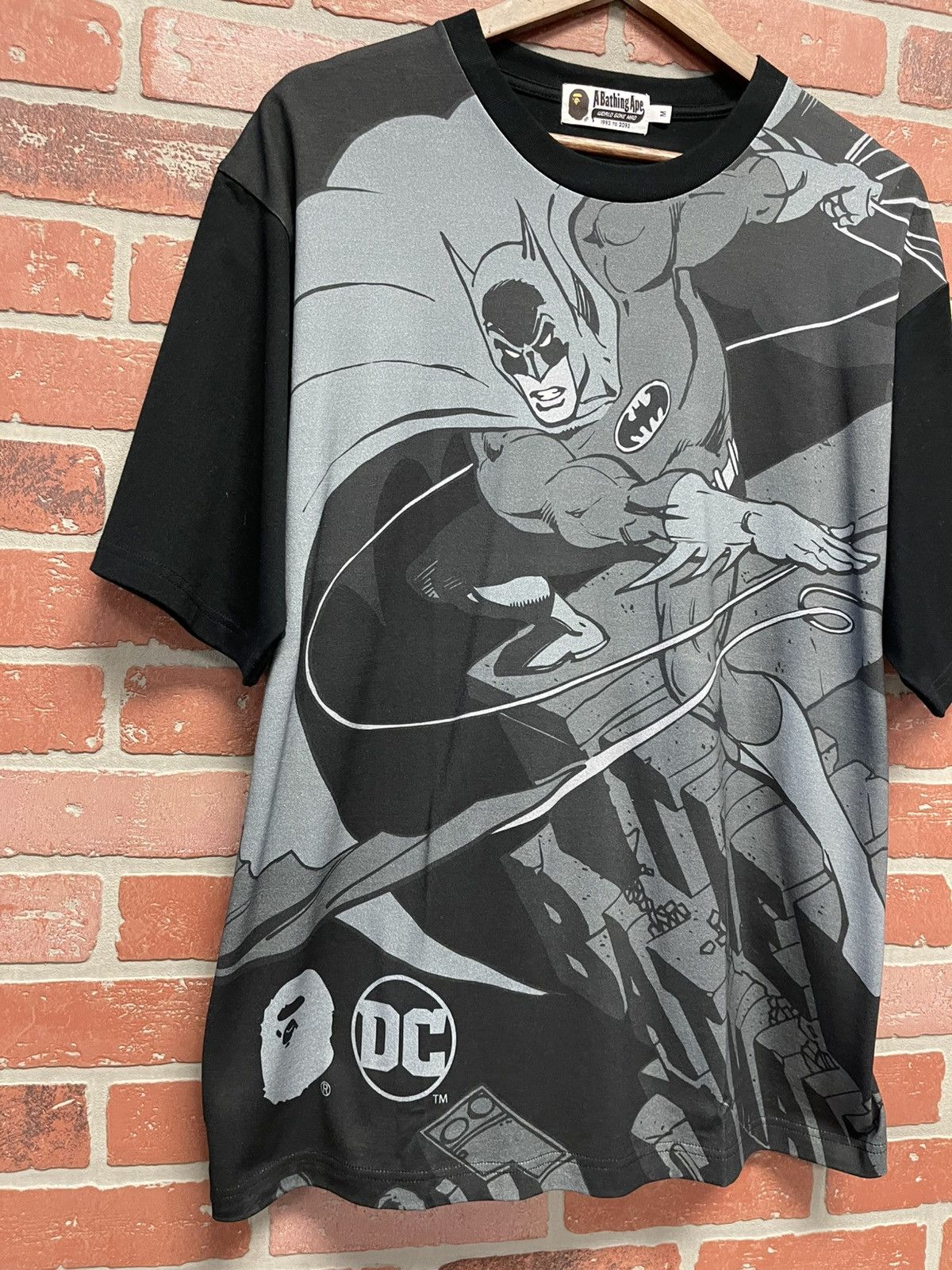 Bape Size M - Bape x DC Comics Batman Brand New! Size US M / EU 48-50 / 2 - 2 Thumbnail