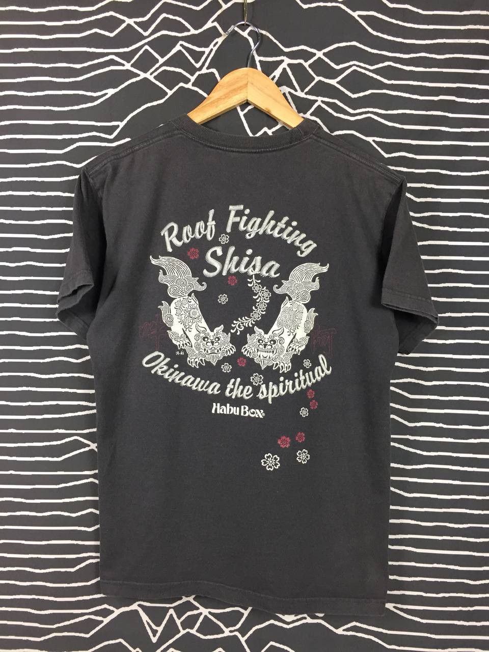 Japanese Brand × Vintage Habu Box Roof Fighting Shisa Okinawa The Spiritual Tee Size US M / EU 48-50 / 2 - 2 Thumbnail