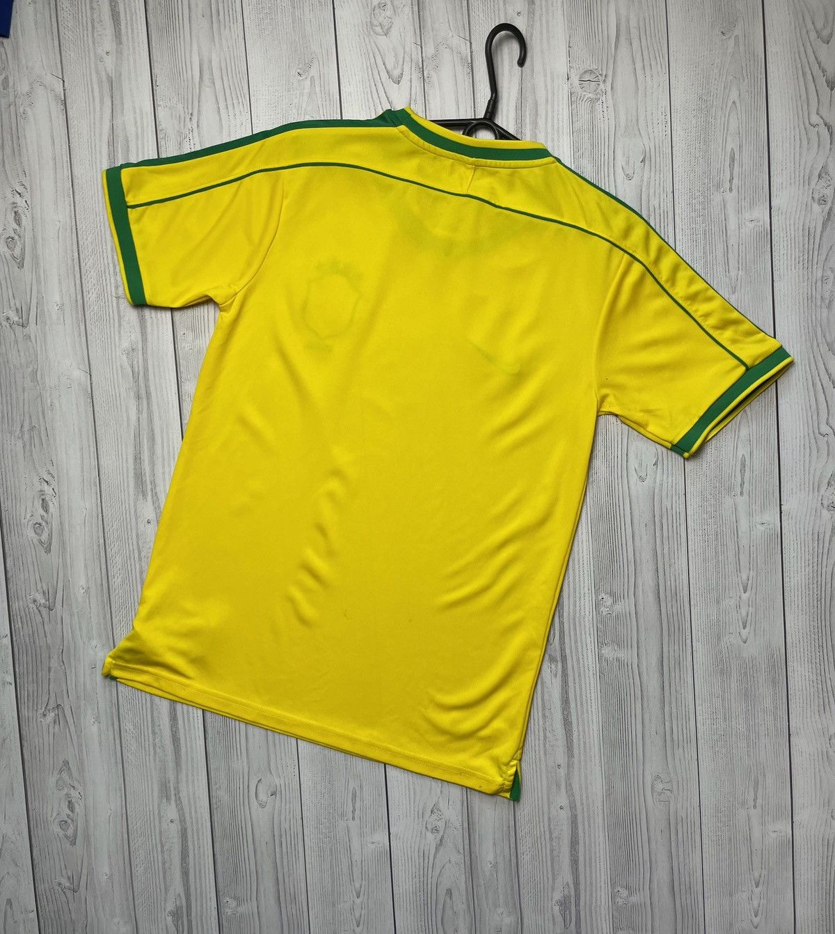 Vintage Vintage Soccer tee yellow Brasil Brazil size S Size US S / EU 44-46 / 1 - 10 Thumbnail