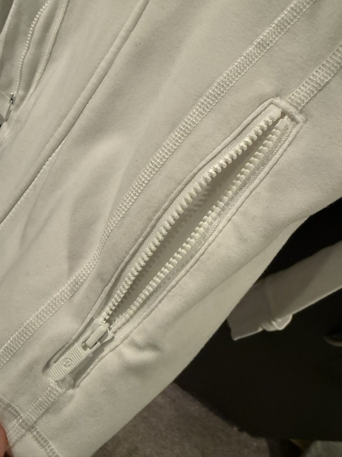 Lululemon Lululemon Define Jacket White Size M / US 6-8 / IT 42-44 - 2 Thumbnail