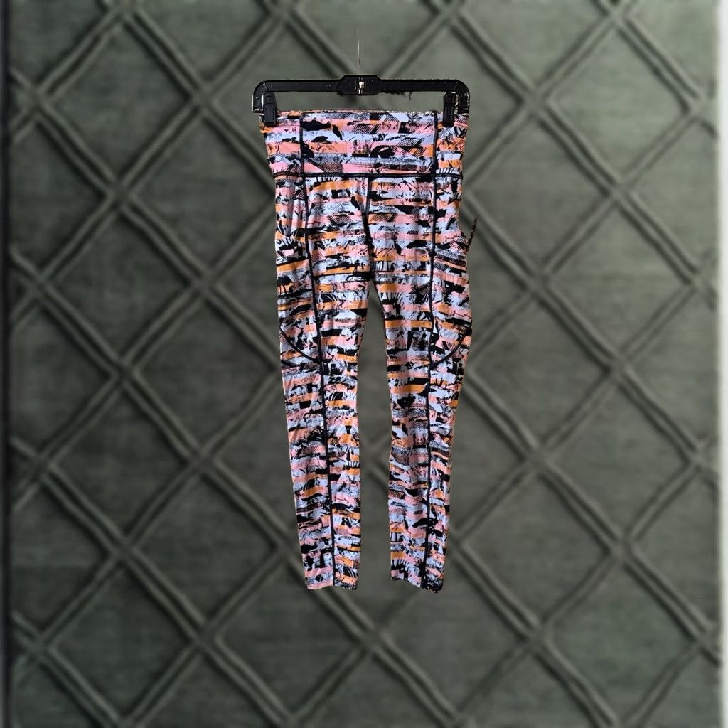 Lululemon Lululemon Fast Free High Rise Tight Legging Geo Print Size 6 EUC Women Pants Cross Training Activewear Ankle 25in Inseam Multicolor Adjustable Pockets Size 28" / US 6 / IT 42 - 1 Thumbnail