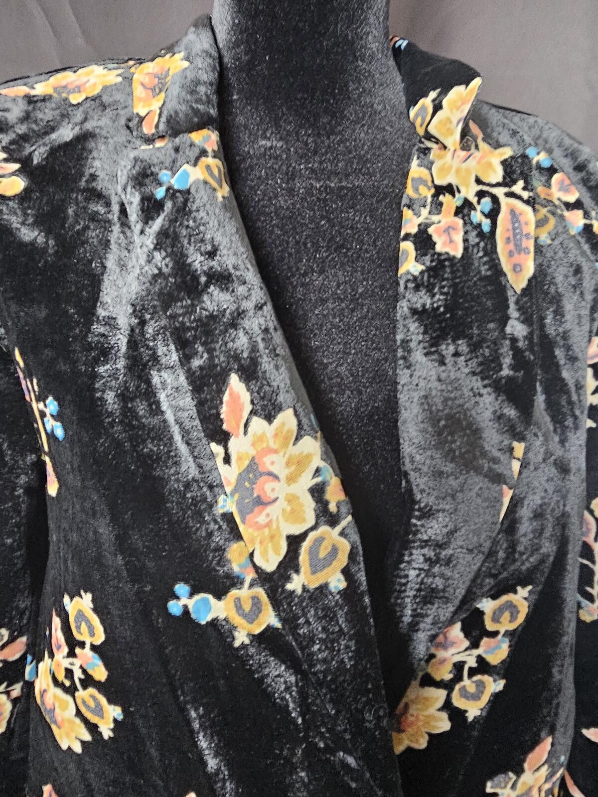 Other Ellison Jacket Black Womens Size S Velvet Floral Size S / US 4 / IT 40 - 2 Thumbnail