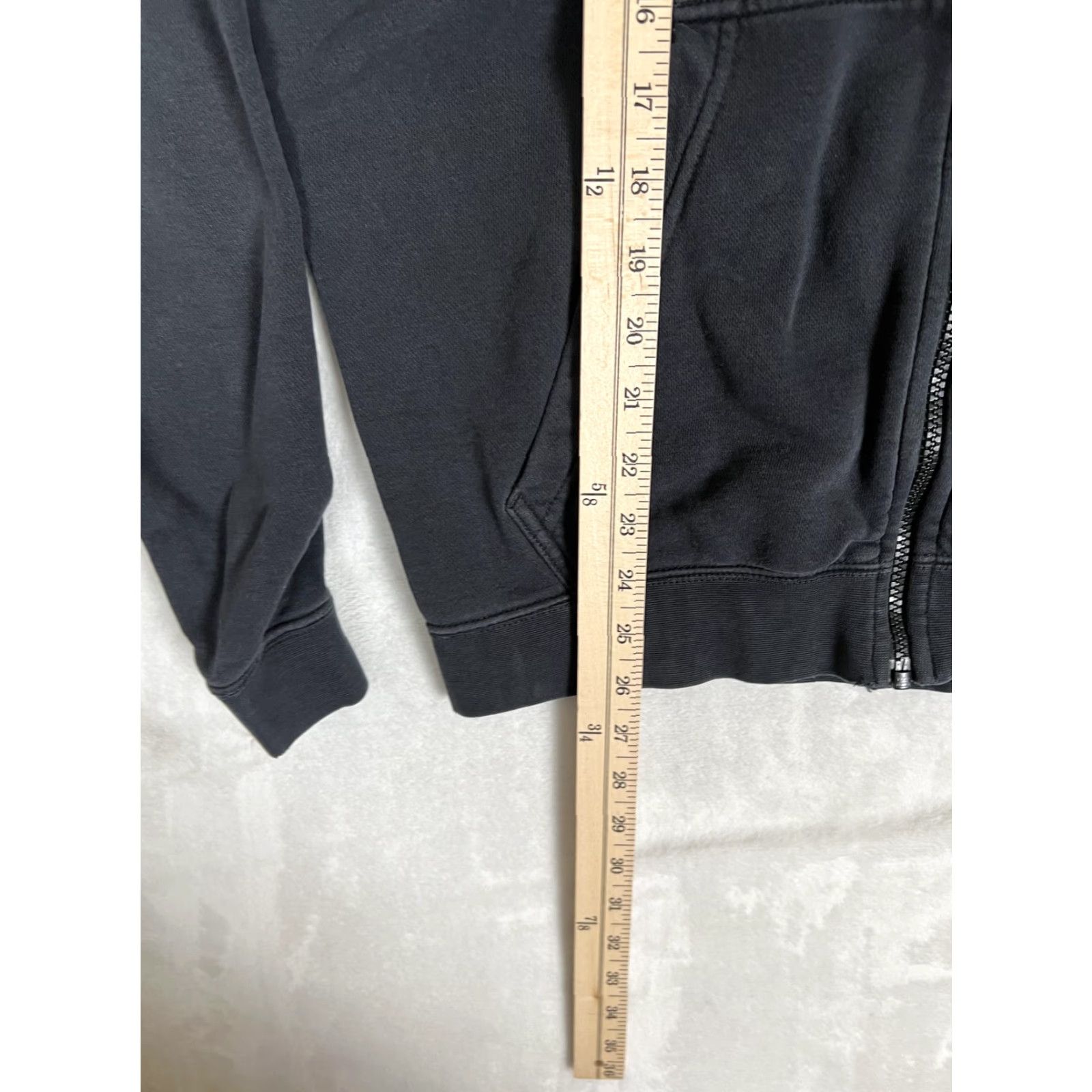 Nike VTG Nike Hoodie Black M Full Zip Fleece Logo Swoosh Sweatshirt Hooded Pockets Zipper All Seasons Women’s M (adjusted per rules) Size M / US 6-8 / IT 42-44 - 5 Thumbnail