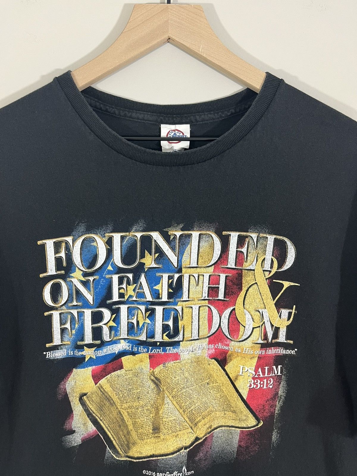 Vintage Faded Bible Quote Religion American Flag Y2K Tee Size US L / EU 52-54 / 3 - 2 Thumbnail