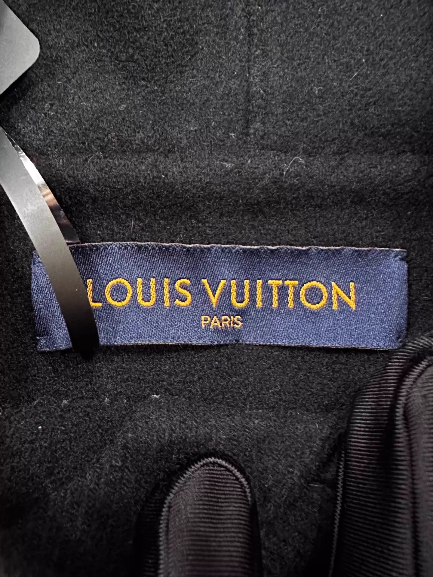 Louis Vuitton Louis Vuitton Men's Black Wool Logo Hoodie XL Size US XL / EU 56 / 4 - 4 Thumbnail