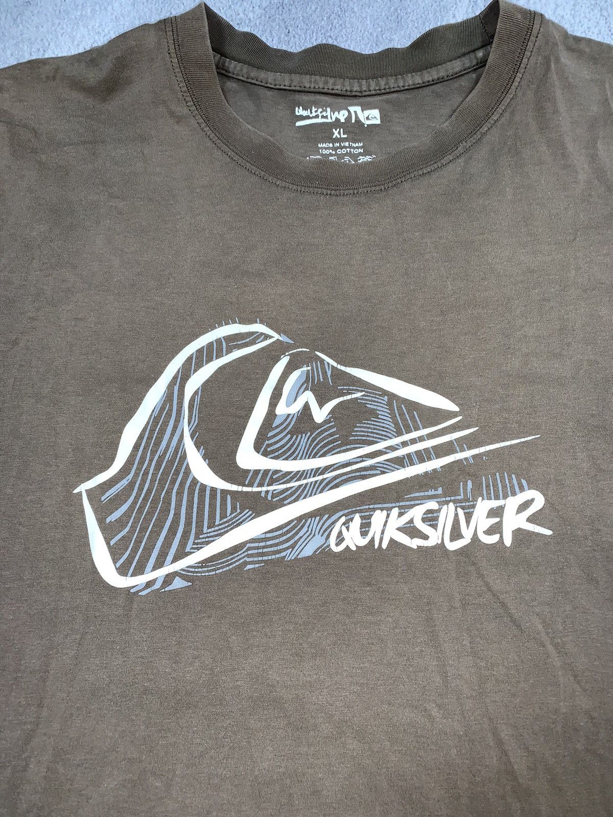 Quiksilver Vintage Y2K Quiksilver big logo distressed tee streetwear XL Size US XL / EU 56 / 4 - 8 Thumbnail