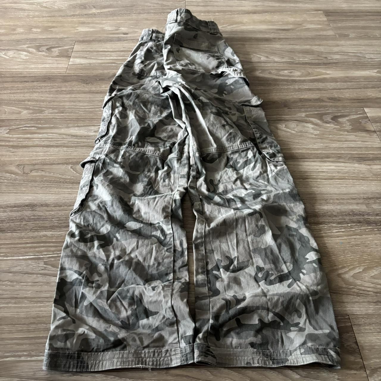 Abercrombie & Fitch Crazy Vintage Y2K/2000s Grunge Abercrombie Camo Streetwear Cargo Pants! 27x29 Size US 27 - 4 Thumbnail