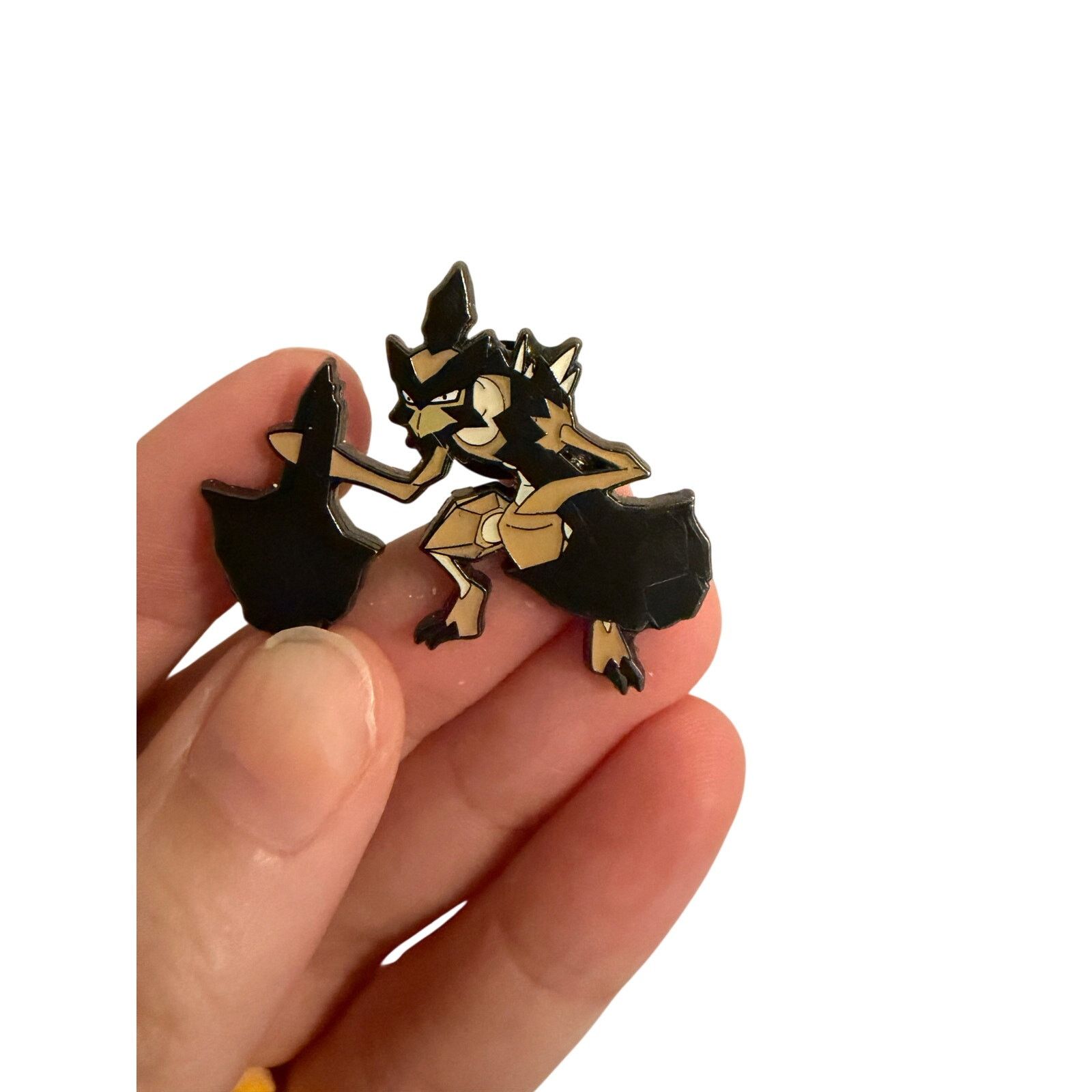 Pokemon Disney collectible Pokémon kleavor pin Size ONE SIZE - 1 Thumbnail
