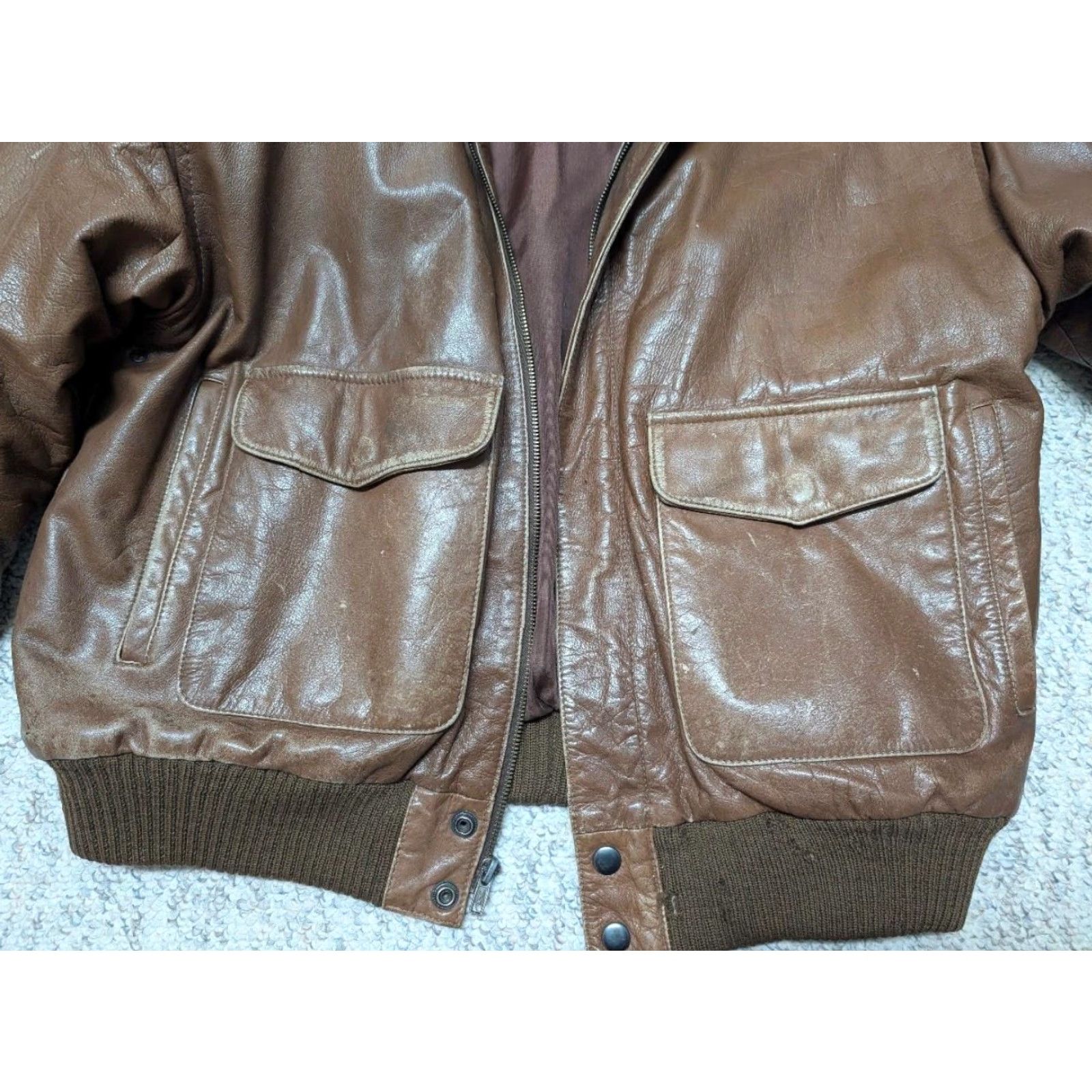Vintage VINTAGE Bomber Jacket Ajari Leather Brown M Mens 40 Patina Distressed patina vintage bomber jacket M brown leather Mens 40 1970s 1980s Size US M / EU 48-50 / 2 - 6 Thumbnail