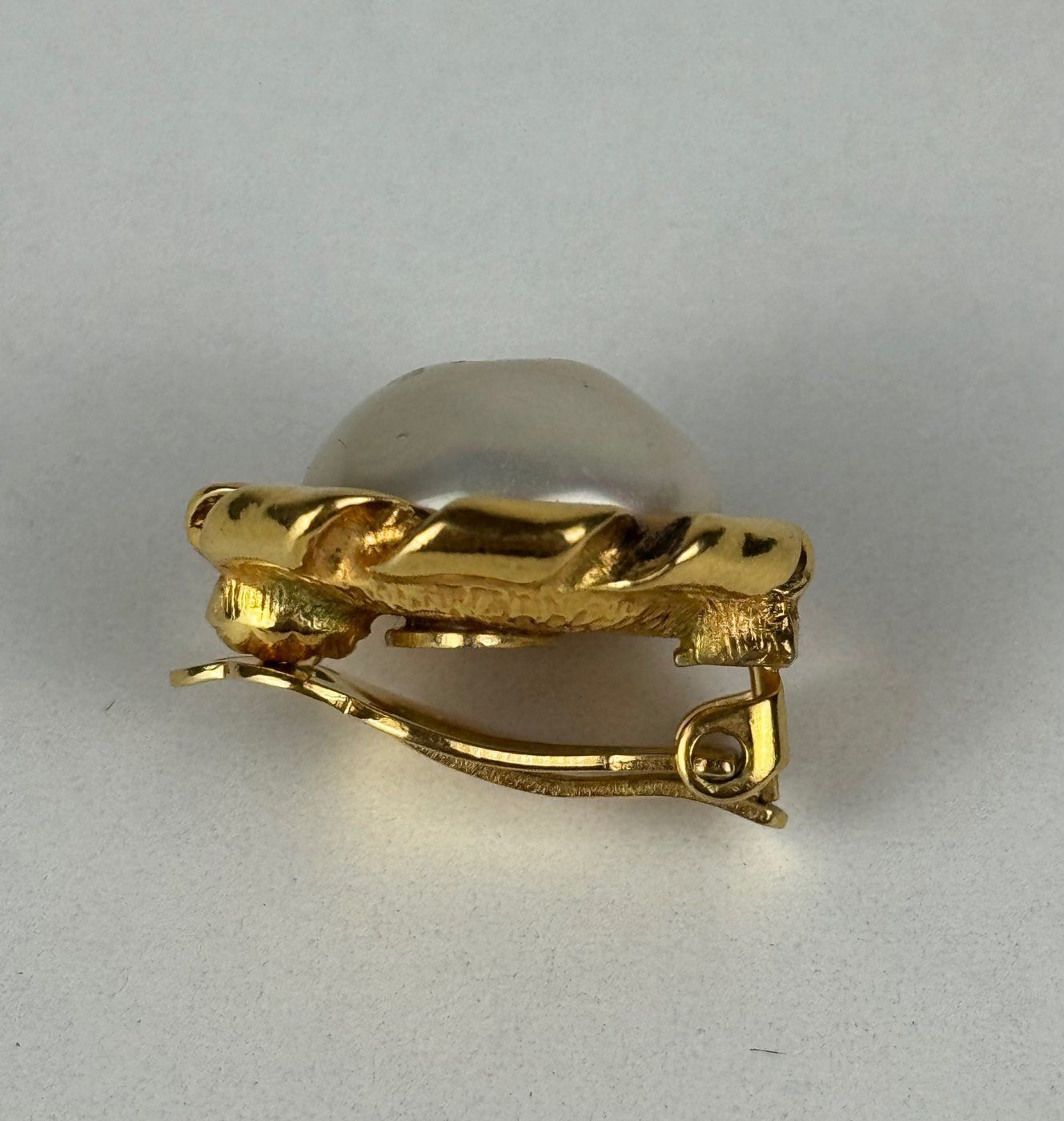 Chanel Chanel Faux Pearl Clip-ons Size ONE SIZE - 8 Thumbnail