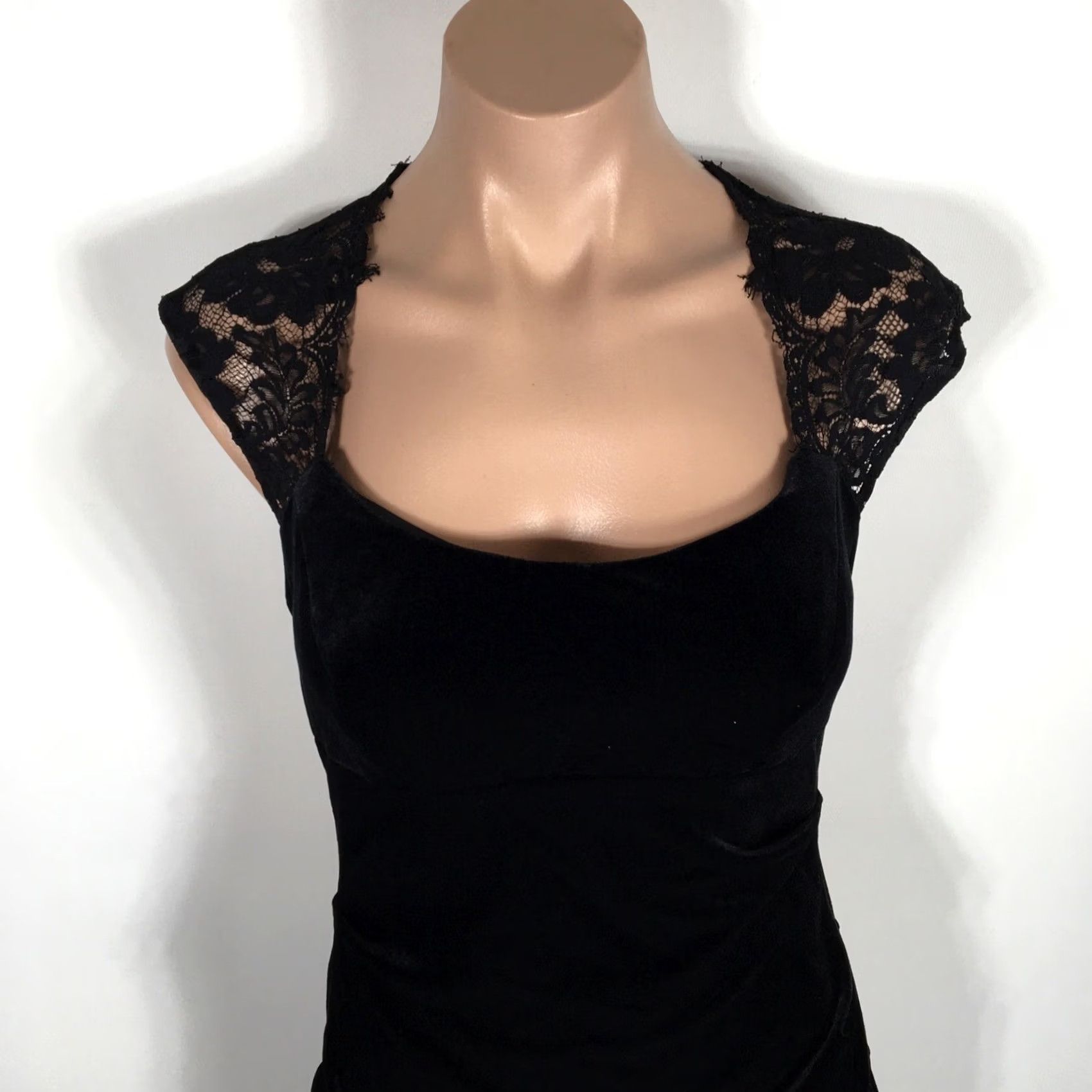 Vintage VINTAGE Cache Velvet Lace Dress Ruched Bodycon Keyhole Back Cap USA MADE 90s y2k 4 Vtg Size S / US 4 / IT 40 - 3 Thumbnail