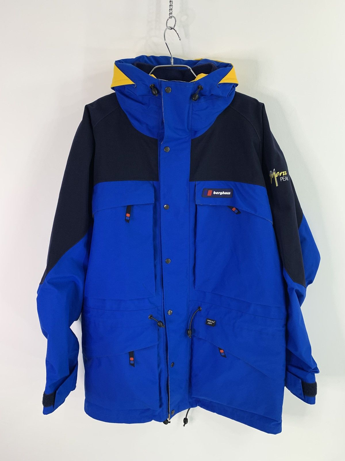 Berghaus × Vintage Berghaus Mera Peak Gore-Tex Hooded Jacket M Size Size US M / EU 48-50 / 2 - 2 Thumbnail