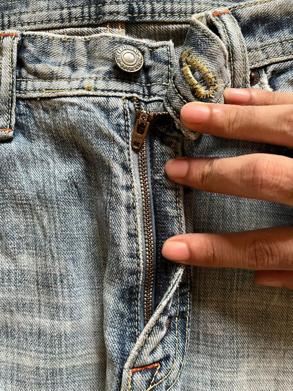 Japanese Brand Vintage Japanese Brand Mud Wash Distressed Loose Jeans Size US 33 - 3 Thumbnail