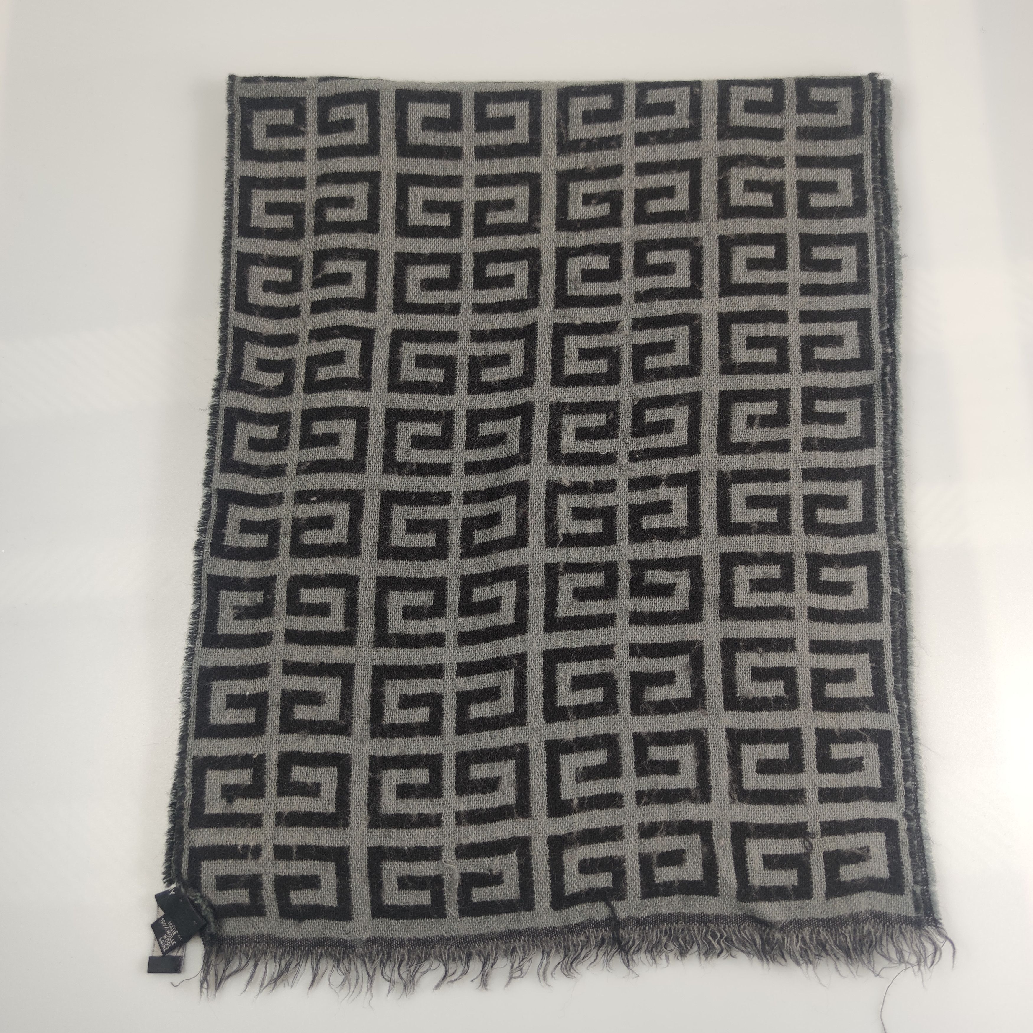 Givenchy Givenchy Monogram Scarf/Muffler/Wool S438 Size ONE SIZE - 2 Thumbnail