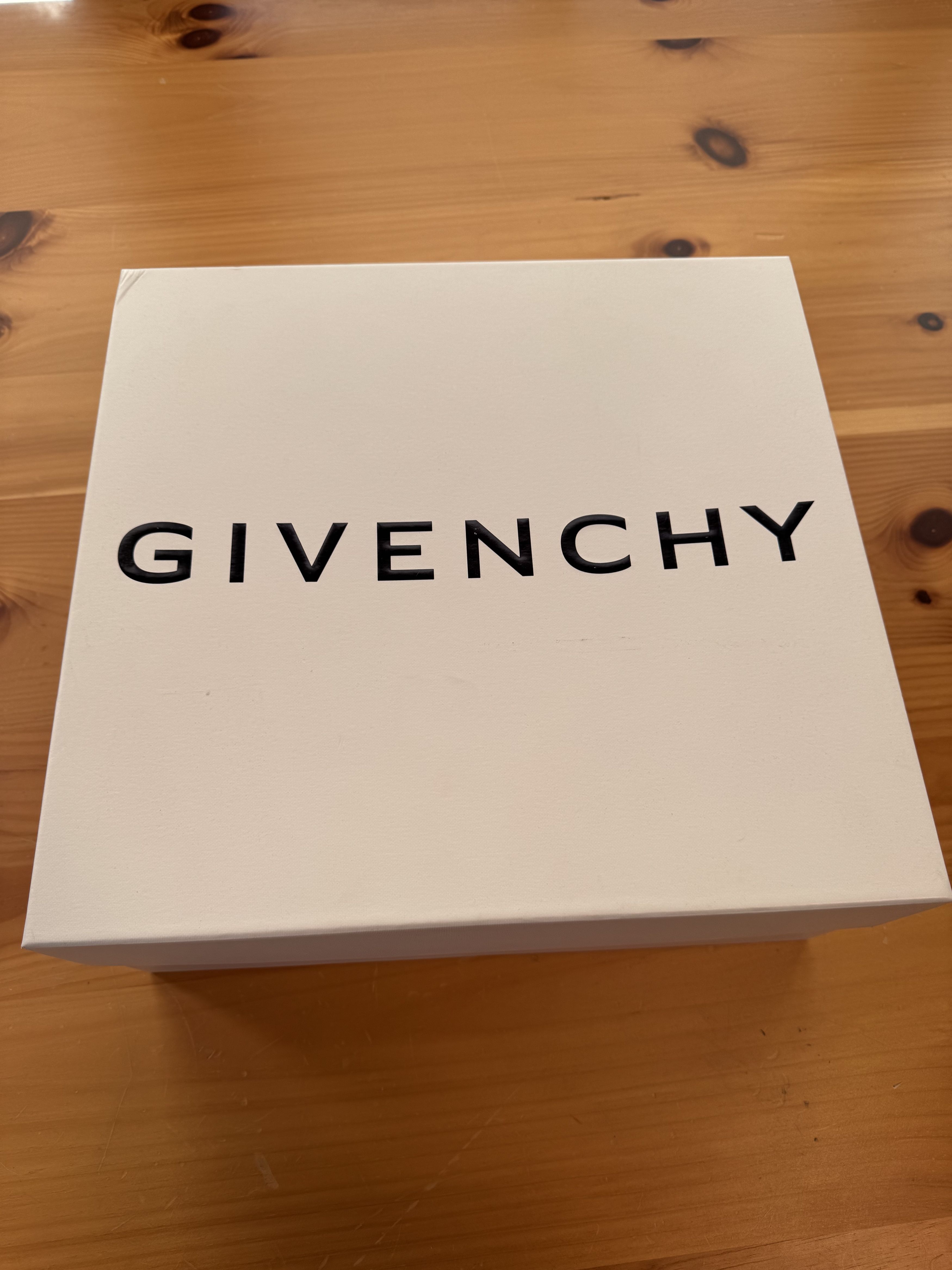 Givenchy Givenchy Mallow white sock slip on Size US 8 / EU 41 - 10 Thumbnail